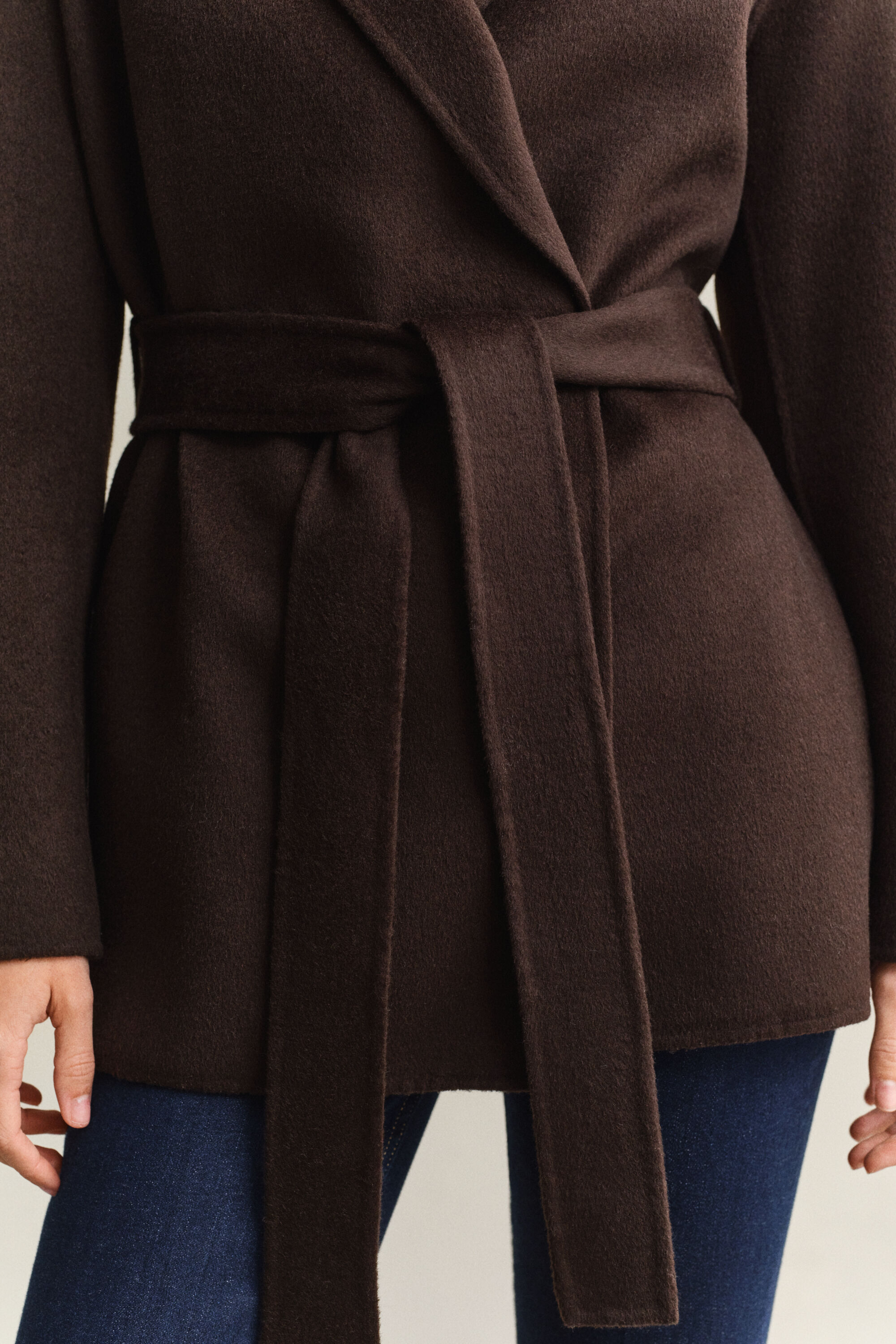 Handgenähte Jacke mit Gürtel