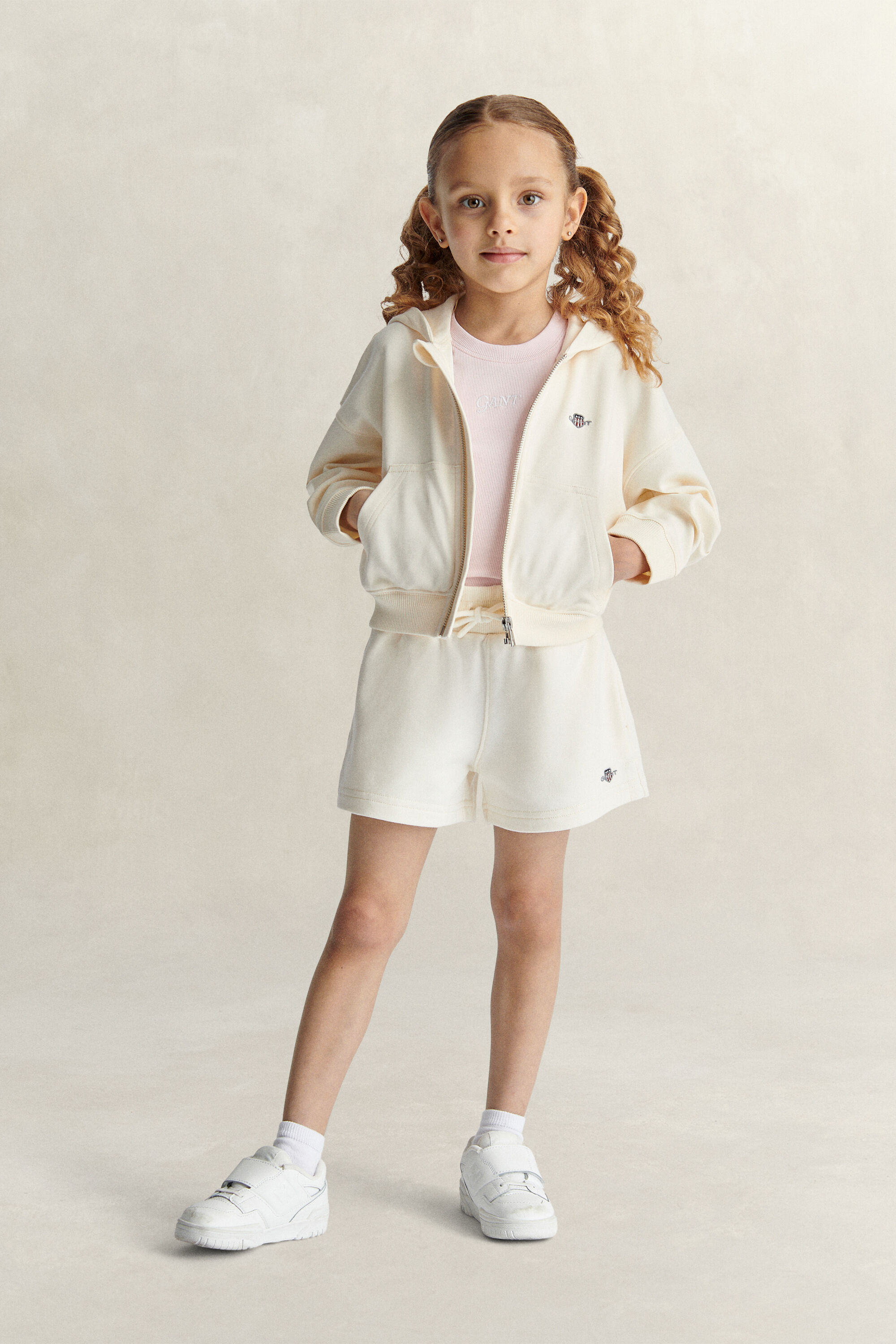 Girls Verkürzte Shield Sweatjacke