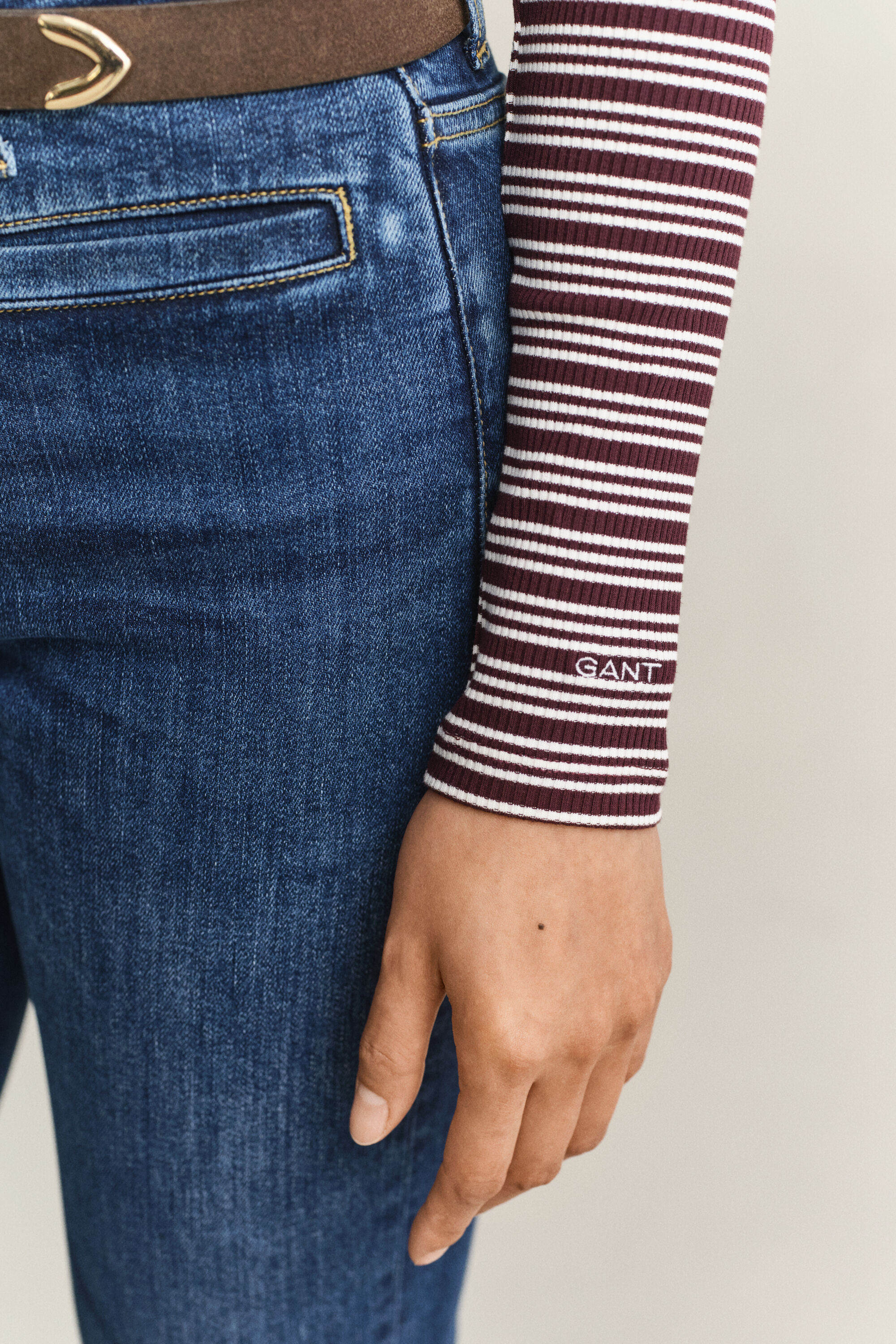 Geripptes langärmliges Henley-Shirt