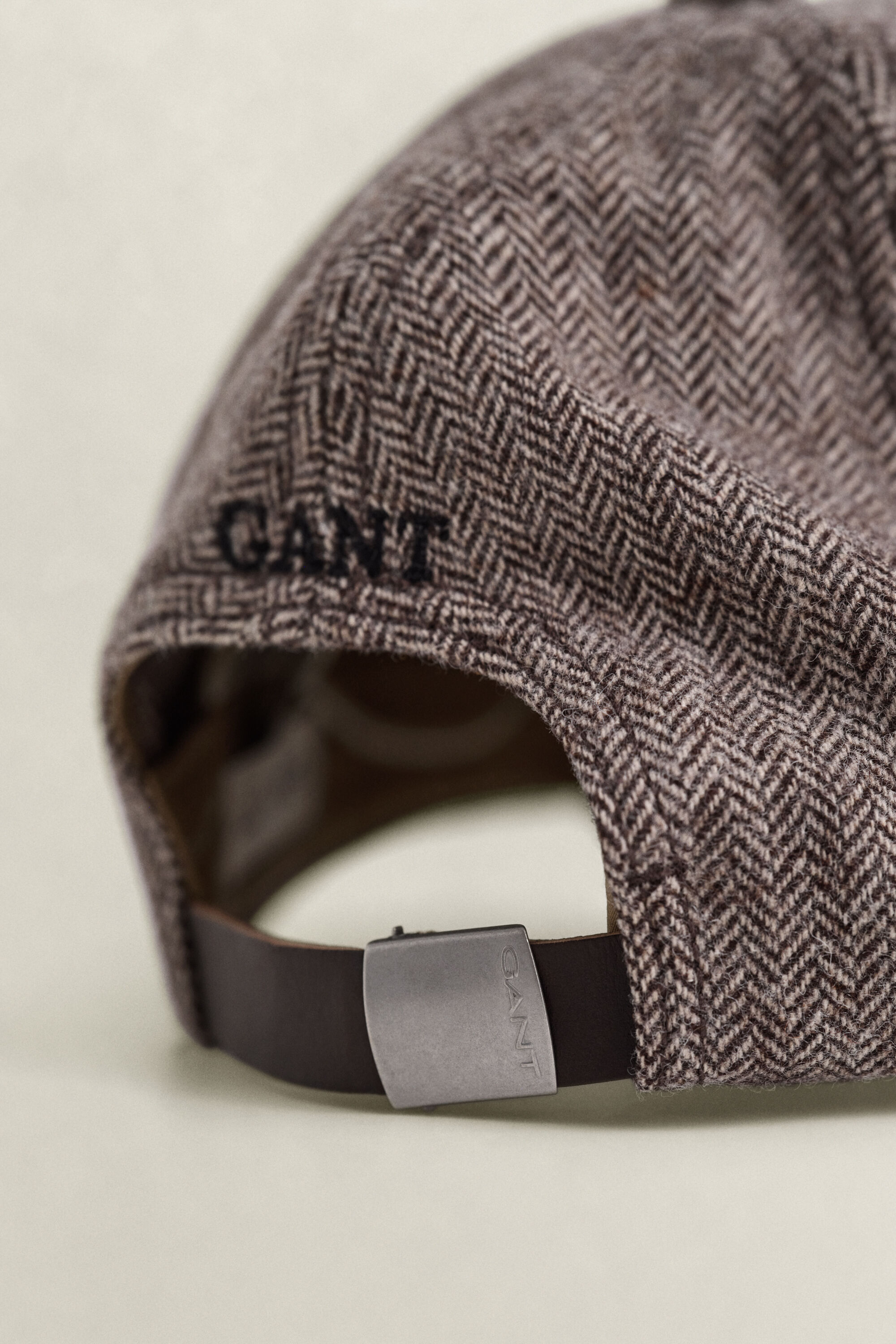 Cap aus Wollmix mit Lederschirm