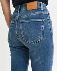 Verk&uuml;rzte Slim Fit Jeans