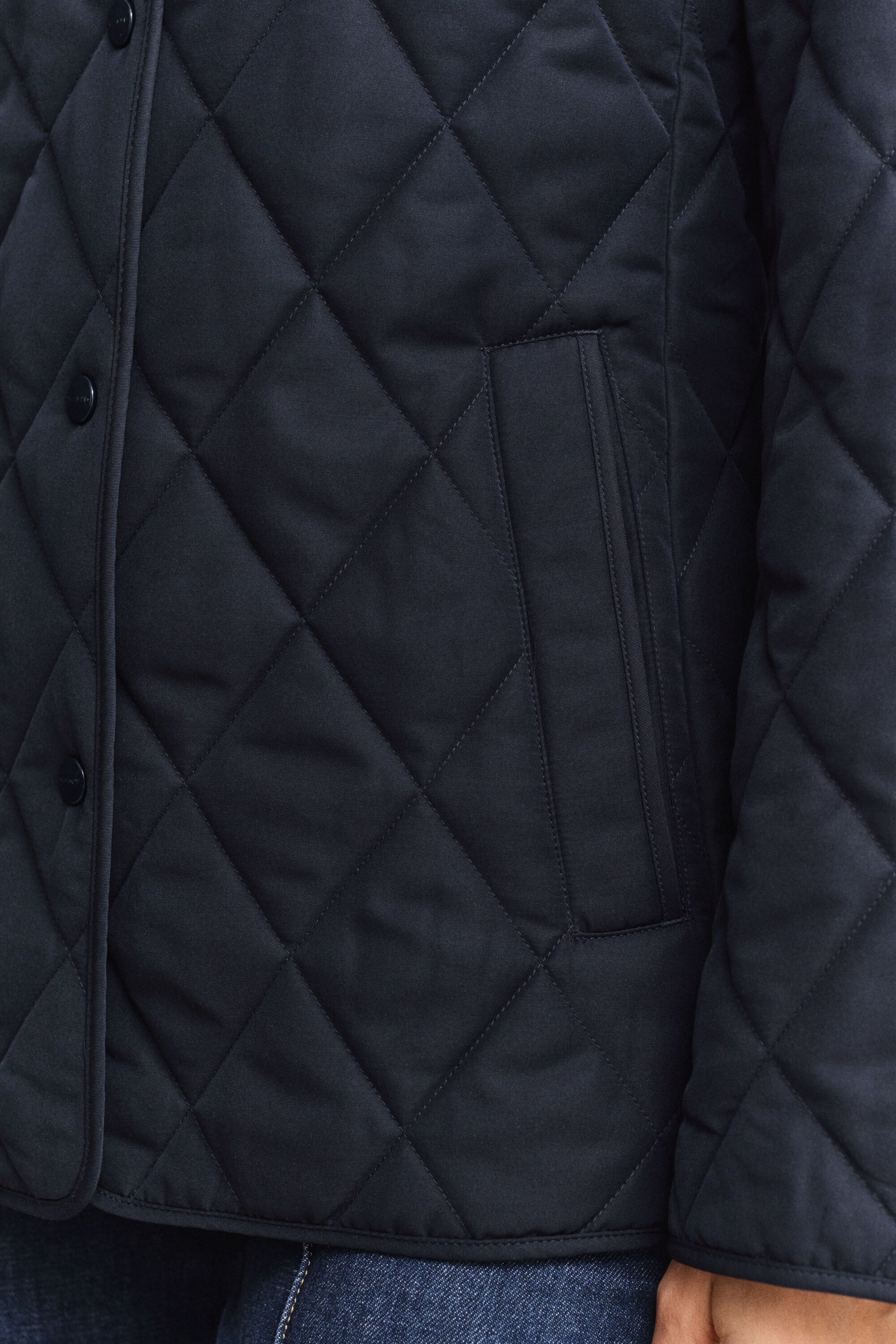 Taillierte Steppjacke