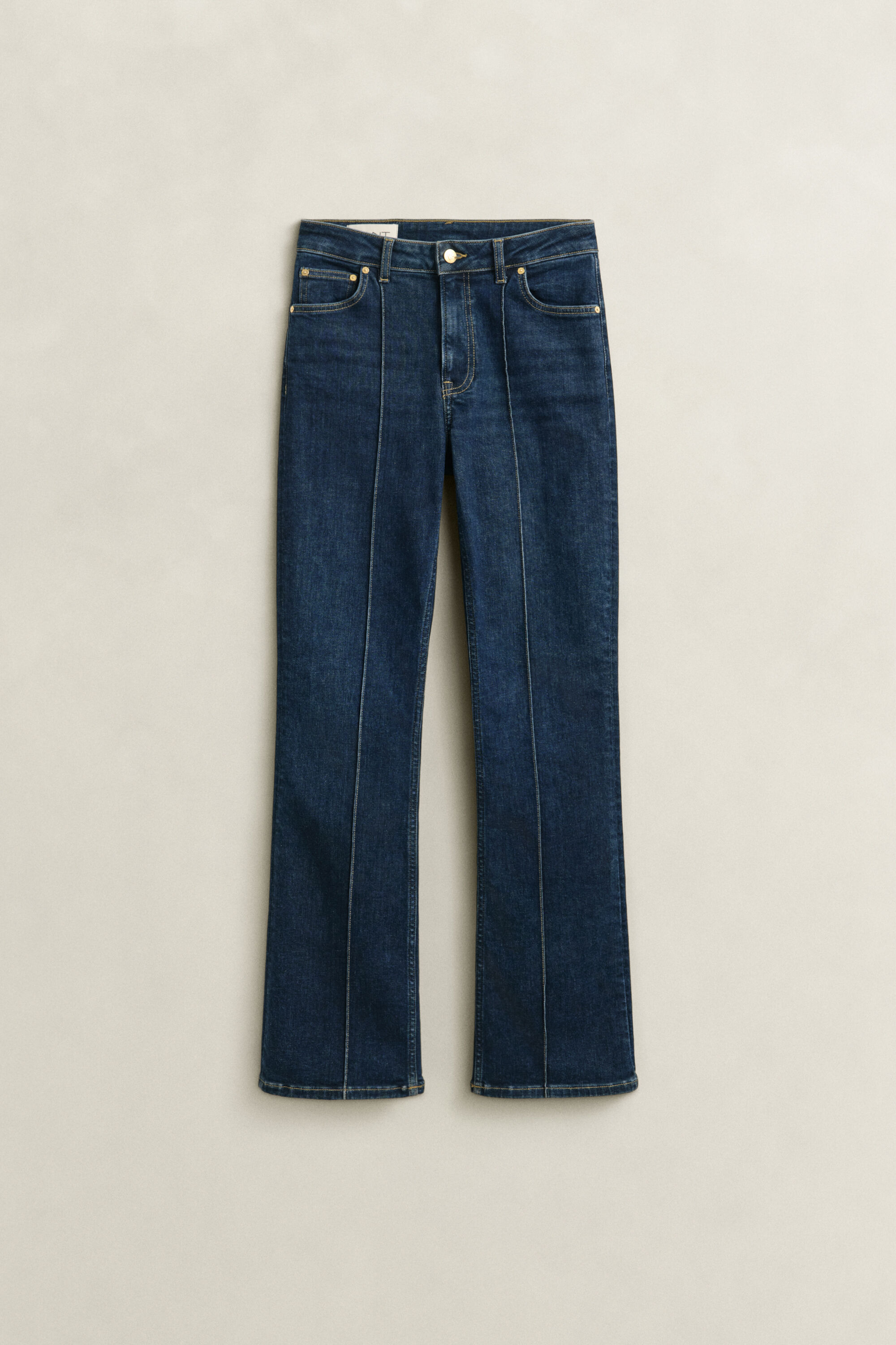 Ausgestellte Slim Fit Jeans mit Biesen