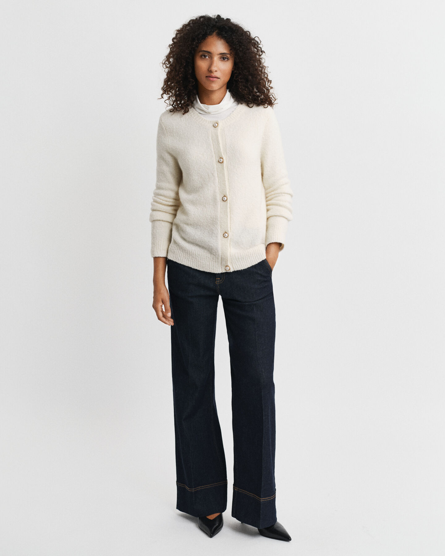 Boucl&eacute; Rundhalsstrickjacke