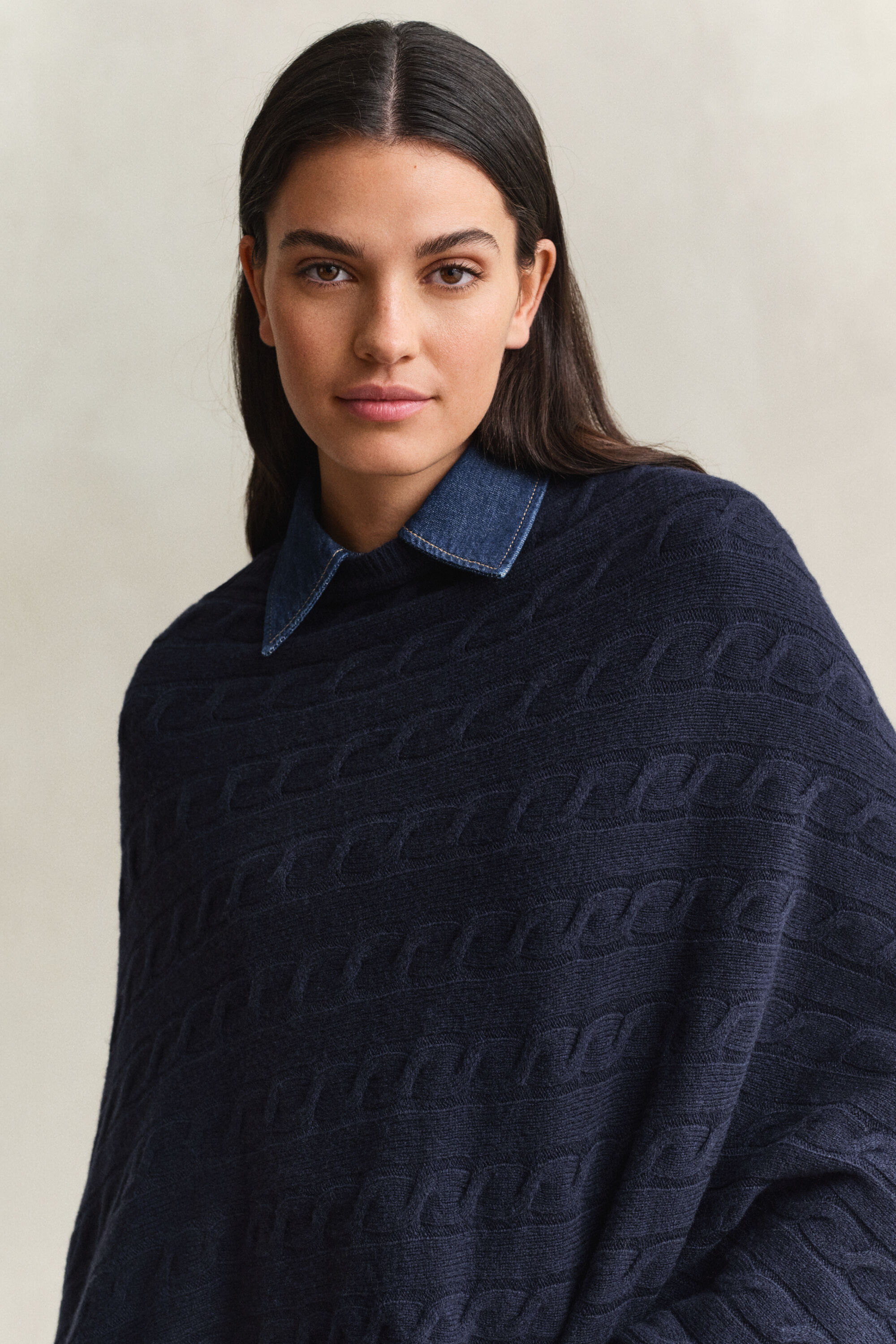 Zopfstrick Poncho aus Wolle