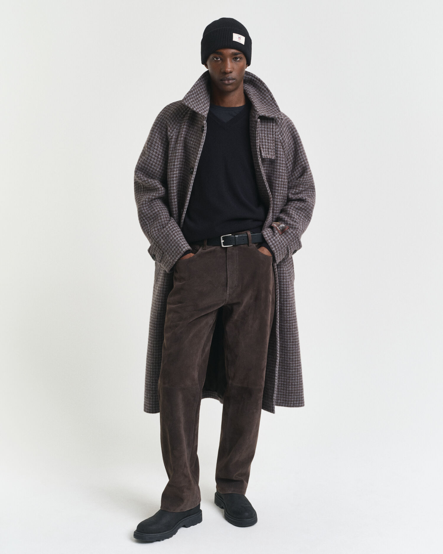 Superfine Lambswool V-Neck Pullover