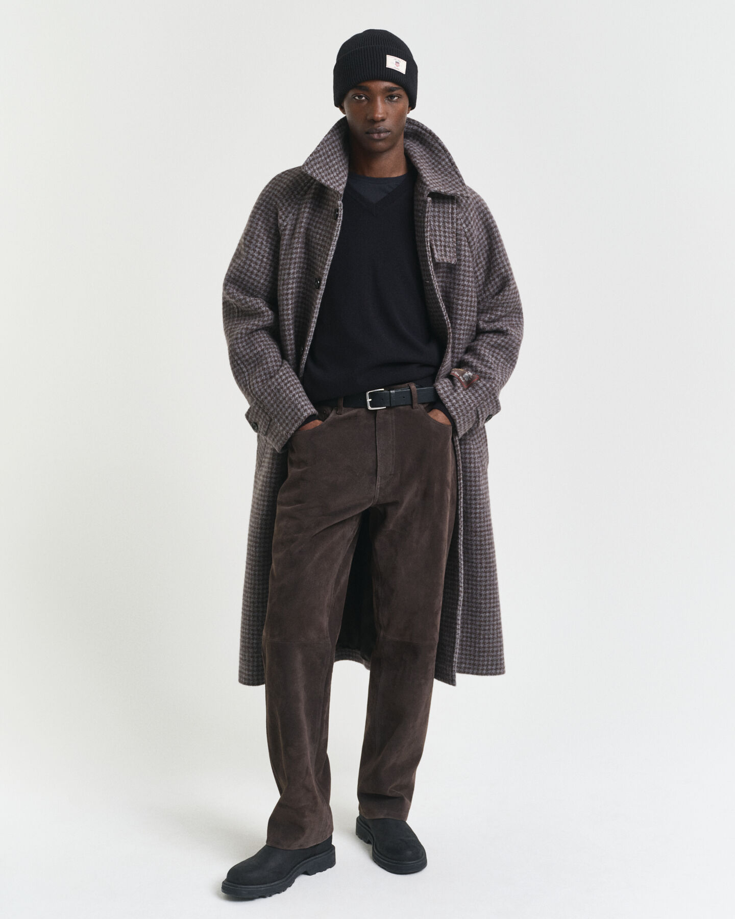 Superfine Lambswool V-Neck Pullover