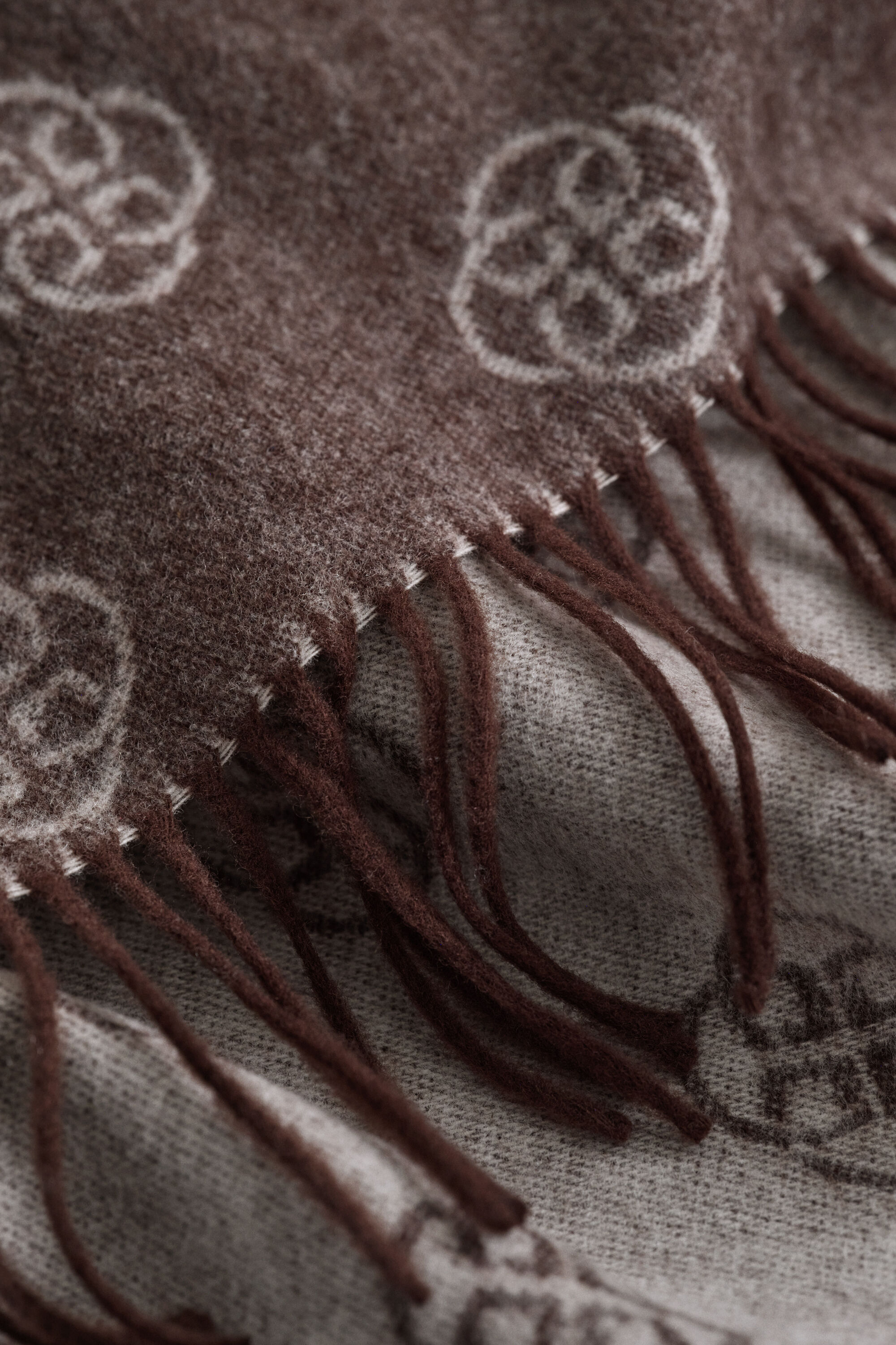 Monogram Wollschal