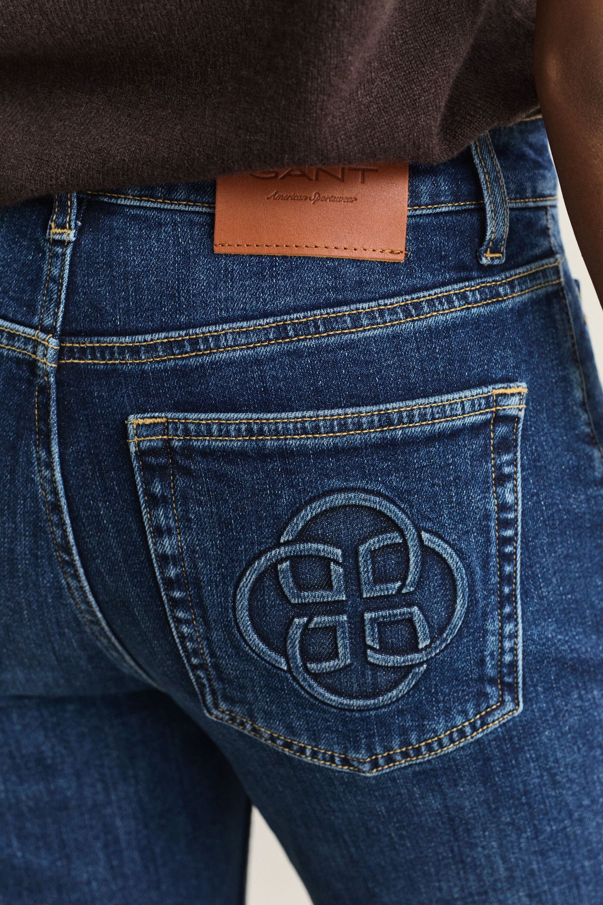 Monogram Jeans mit ausgestelltem Bein
