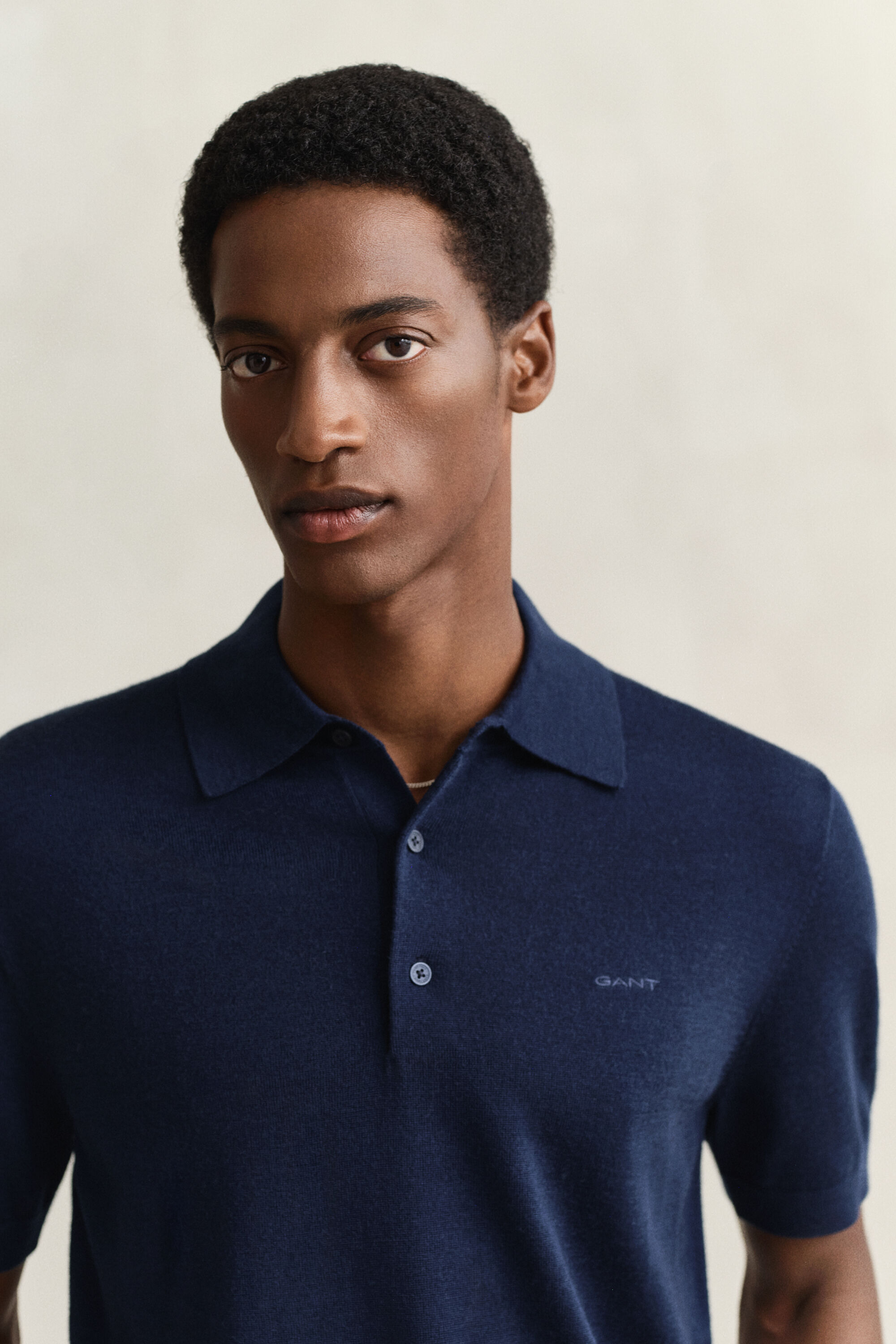 Kurzärmeliger Polopullover aus extrafeiner Merinowolle