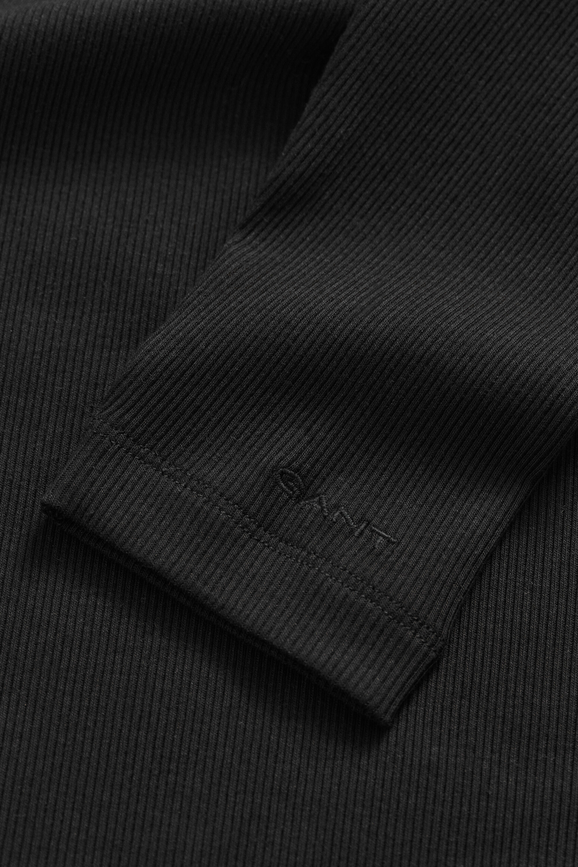 Geripptes Rollkragenshirt