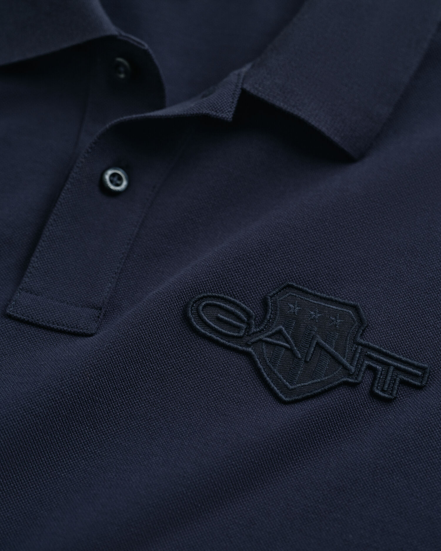 Tonal Shield Poloshirt
