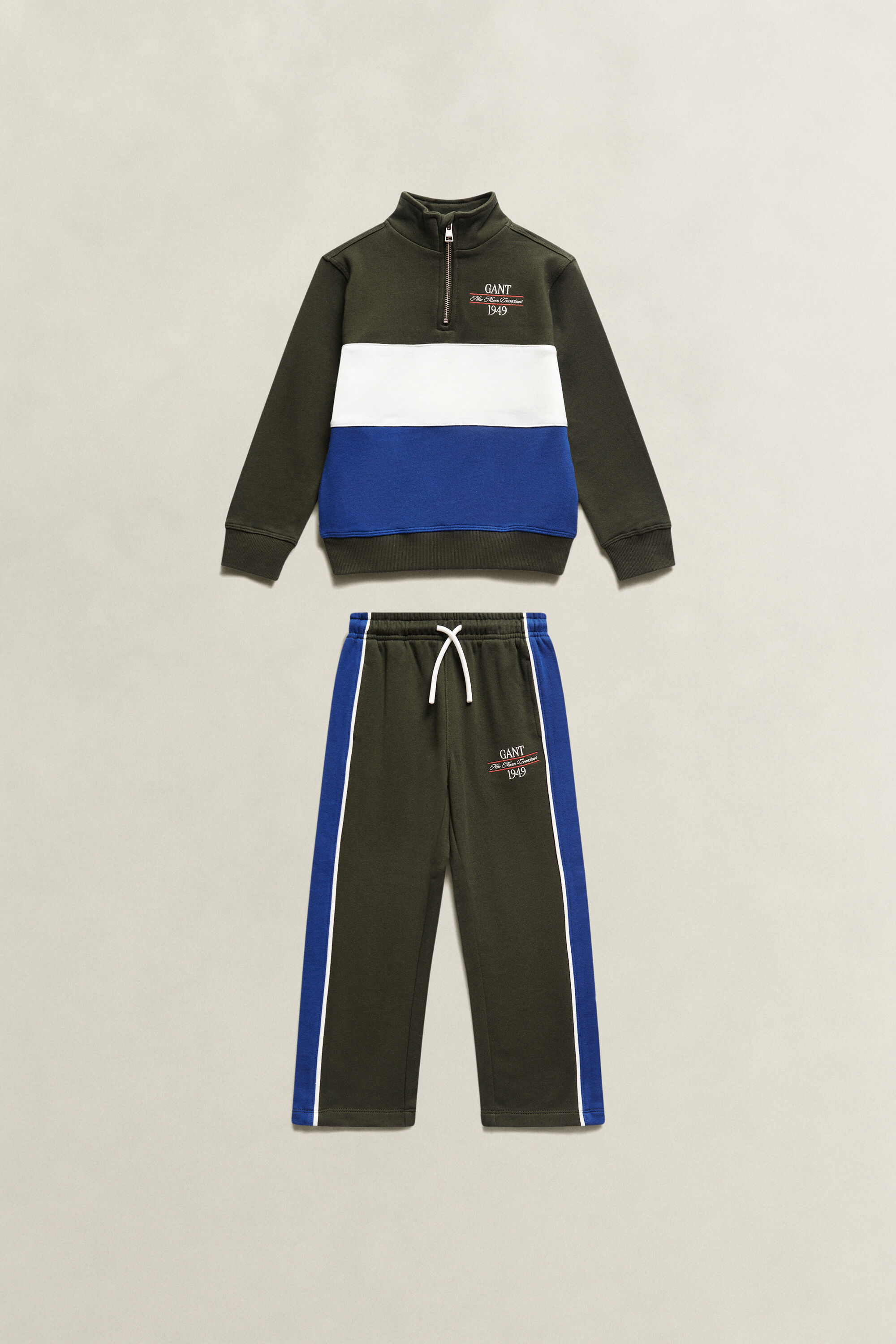 Boys Set mit Sweatshirt mit Reißverschlusskragen und Sweathose