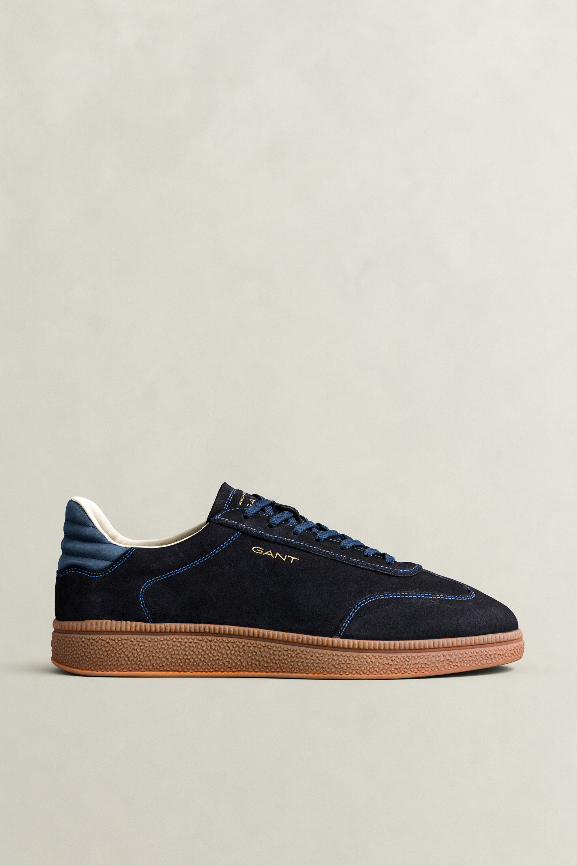 Cuzmo Sneaker aus Veloursleder
