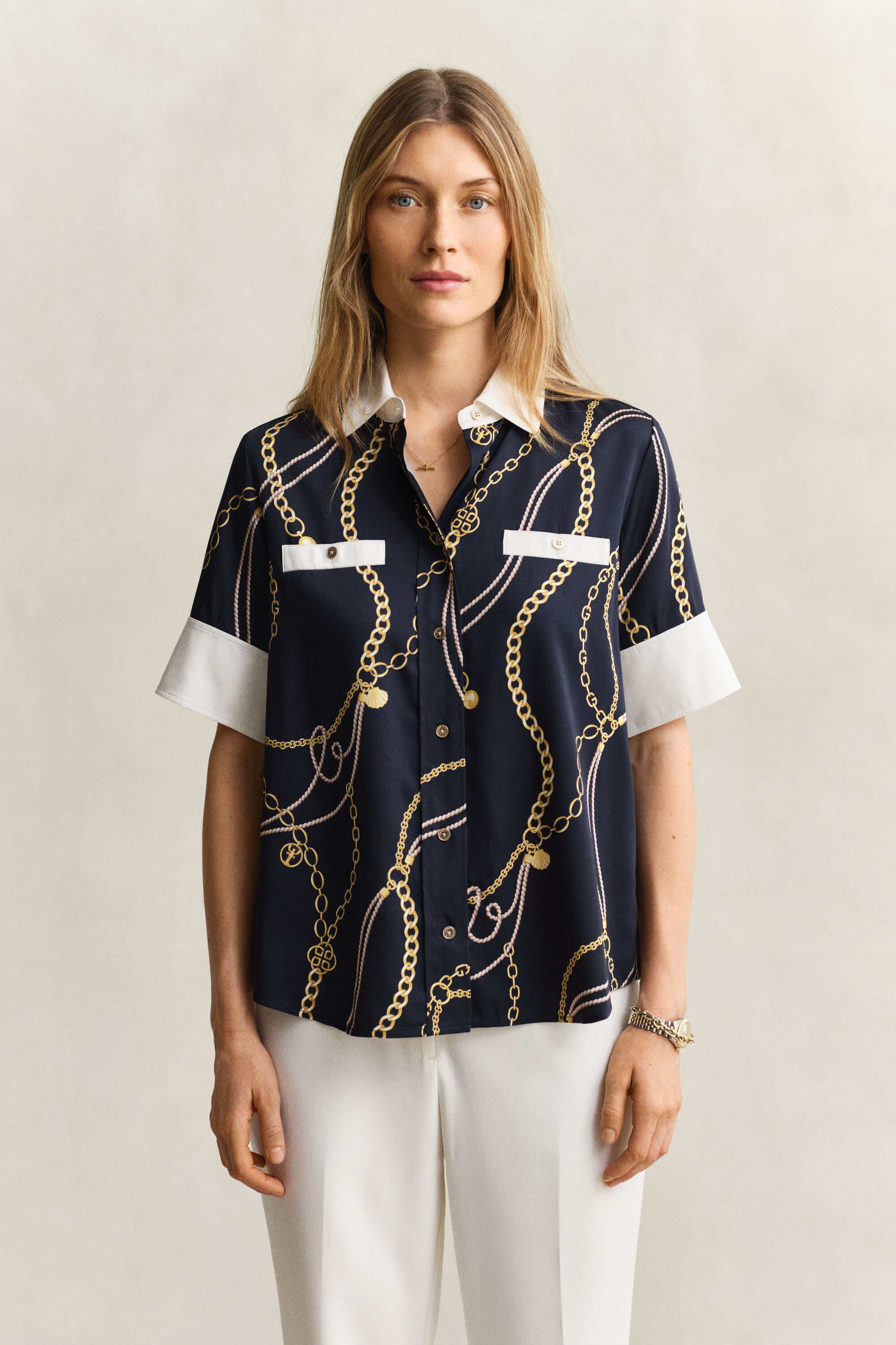 Bluse mit Kontrastkragen