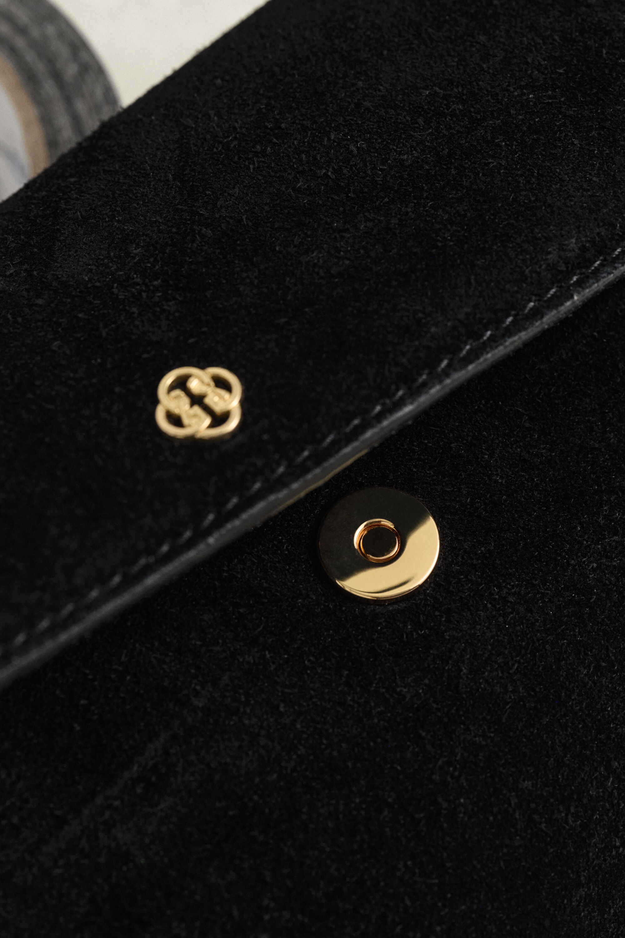 Clutch aus Veloursleder
