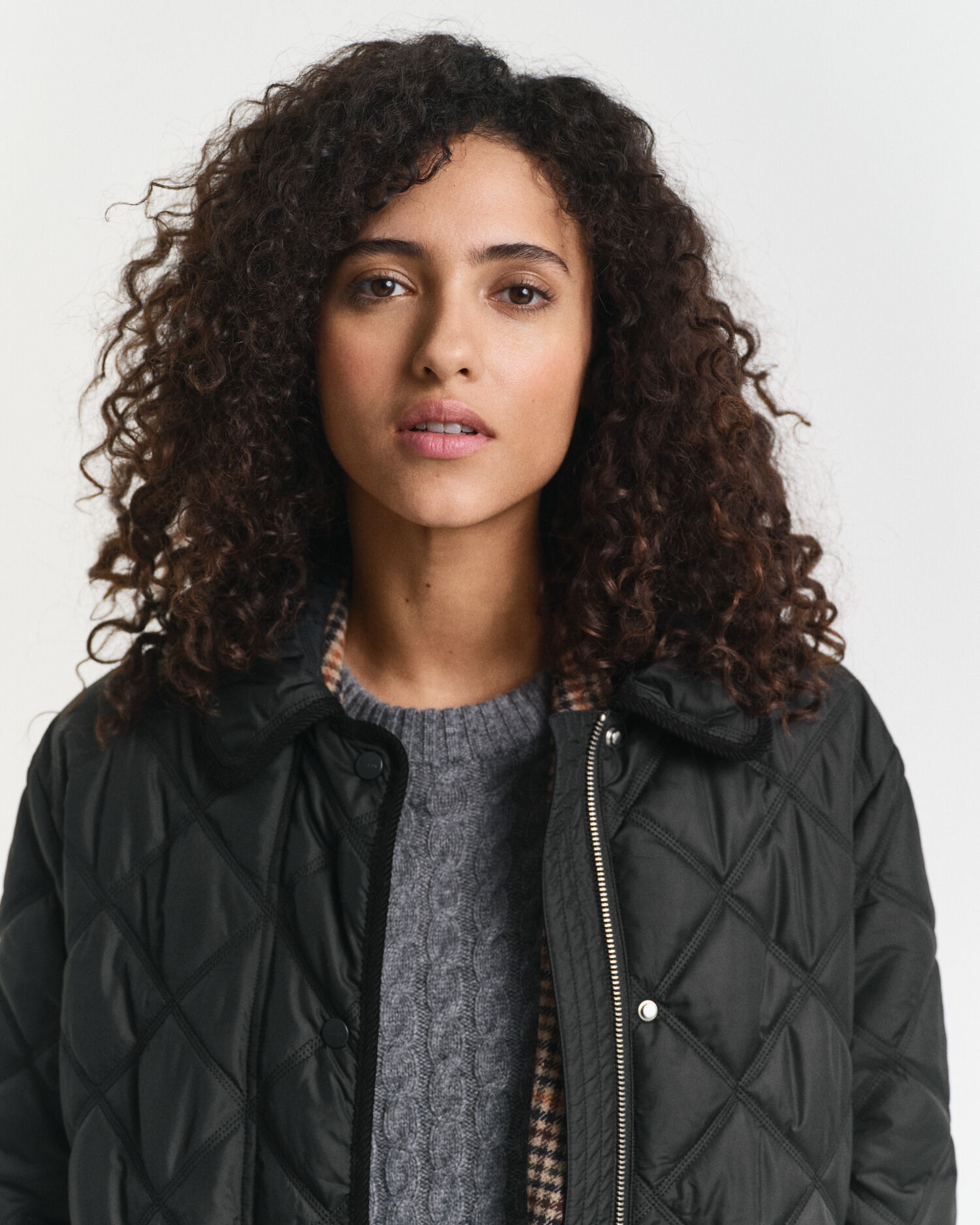 Gesteppter Mantel mit Cordbesatz