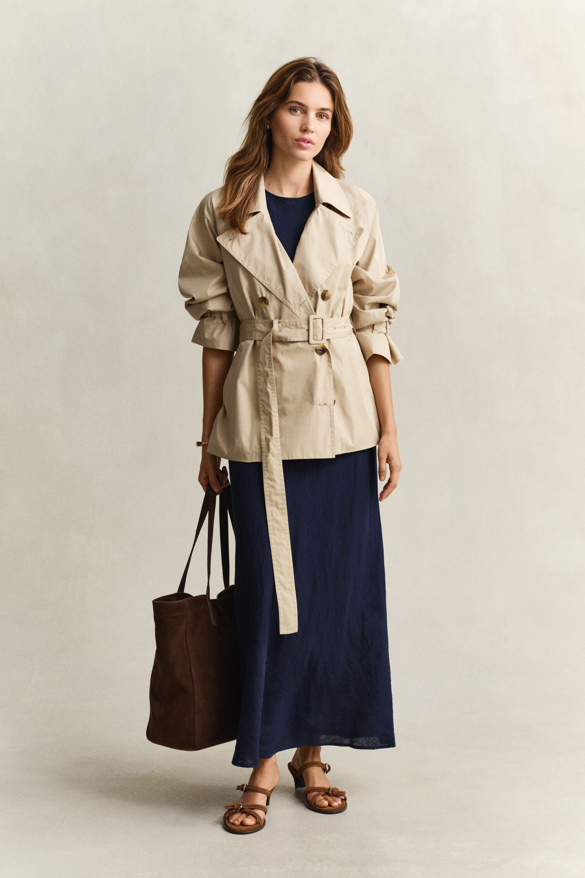 Schräg geschnittenes Midikleid aus Leinen