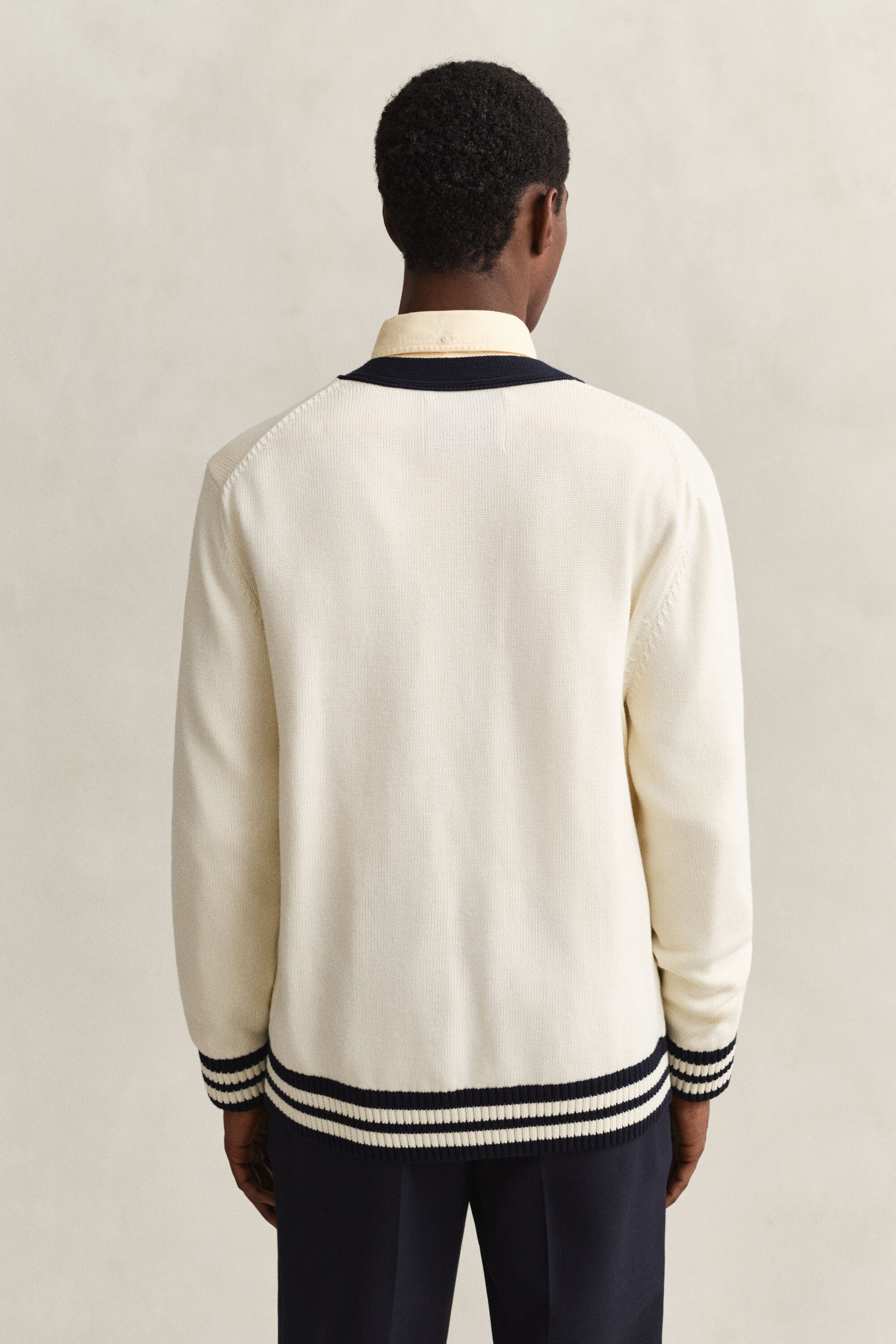 Geknöpfte V-Neck Strickjacke