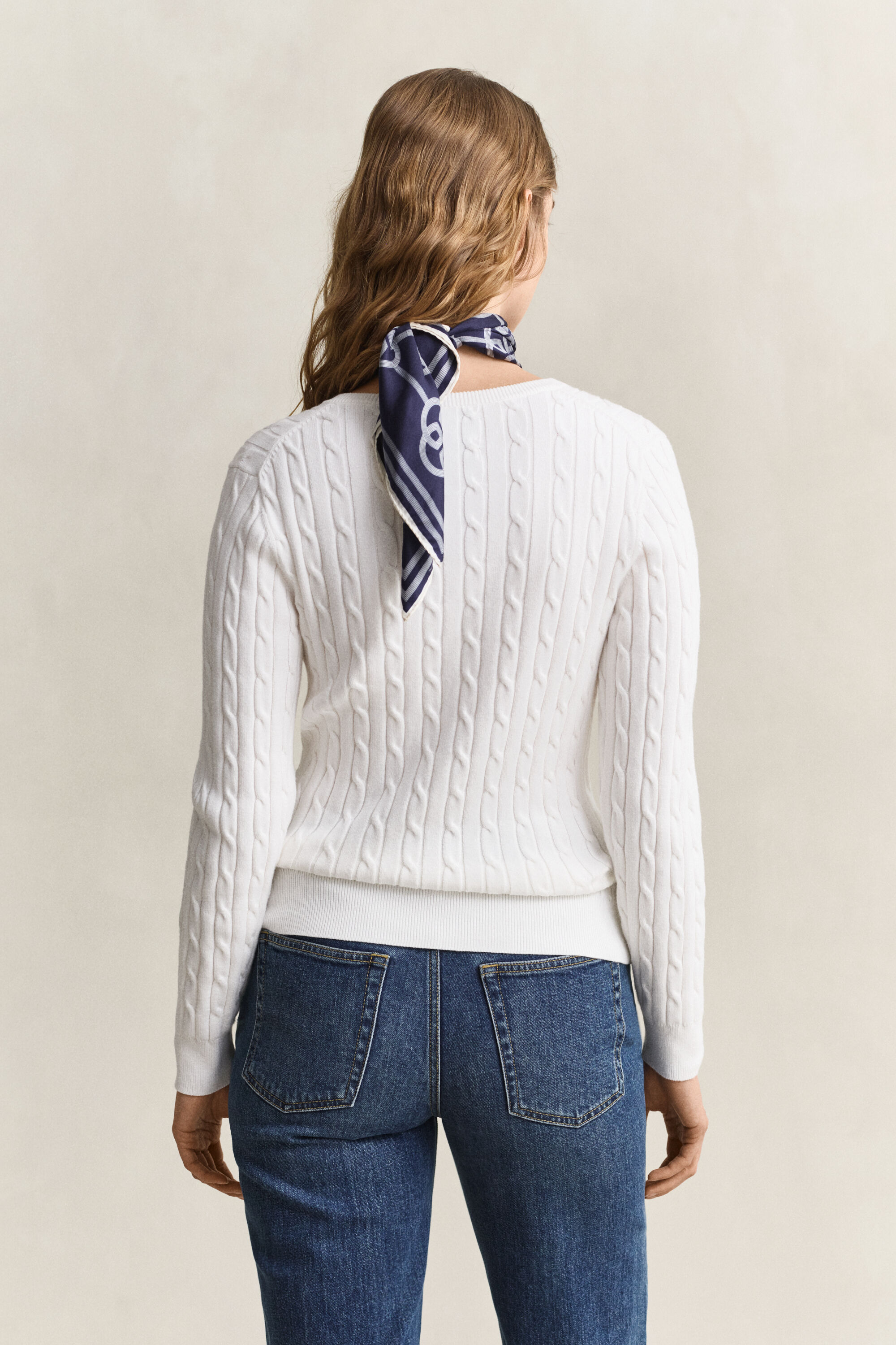 Strickjacke aus Stretch-Baumwolle mit Zopfmuster