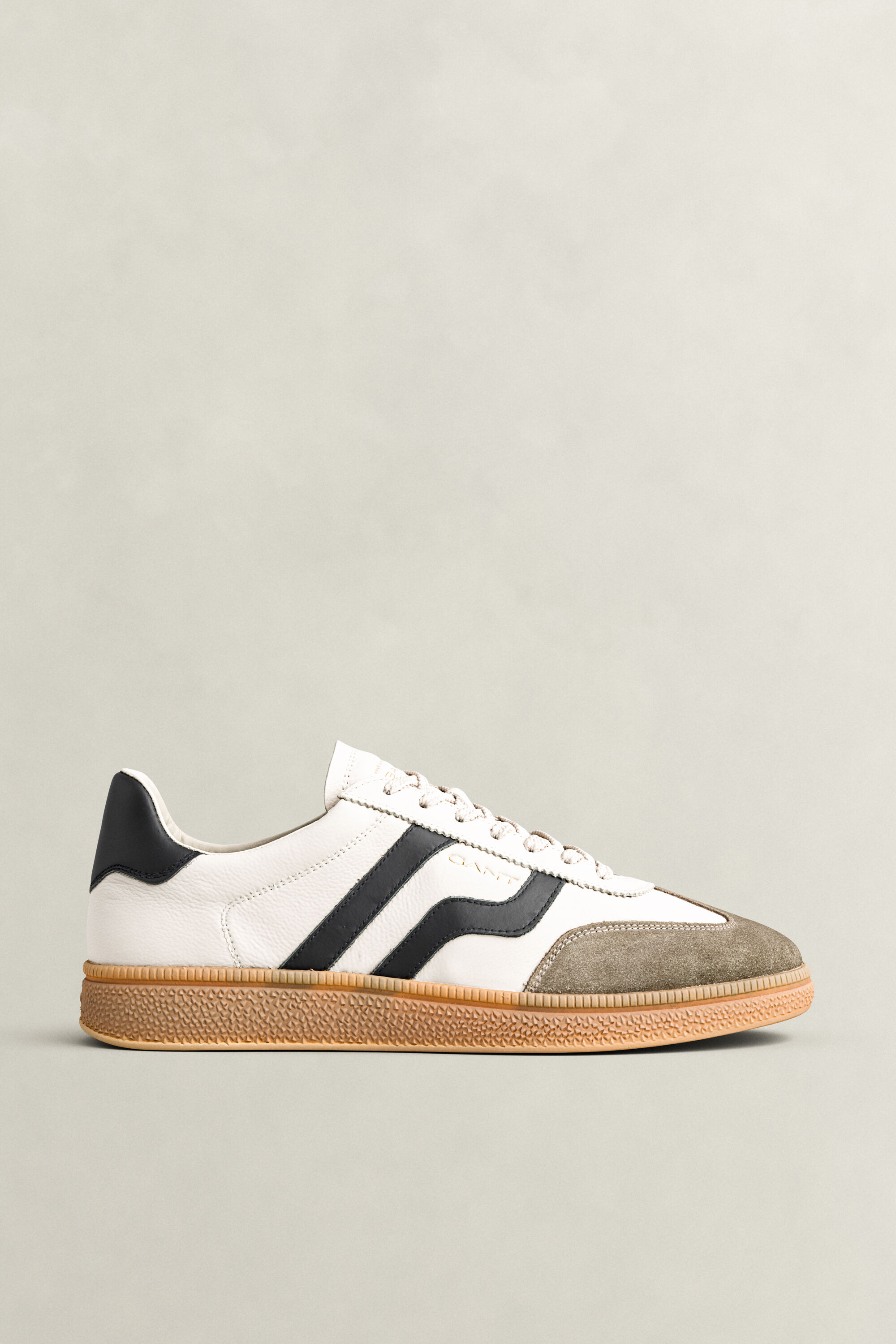 Cuzmo Sneaker aus Glatt- und Veloursleder