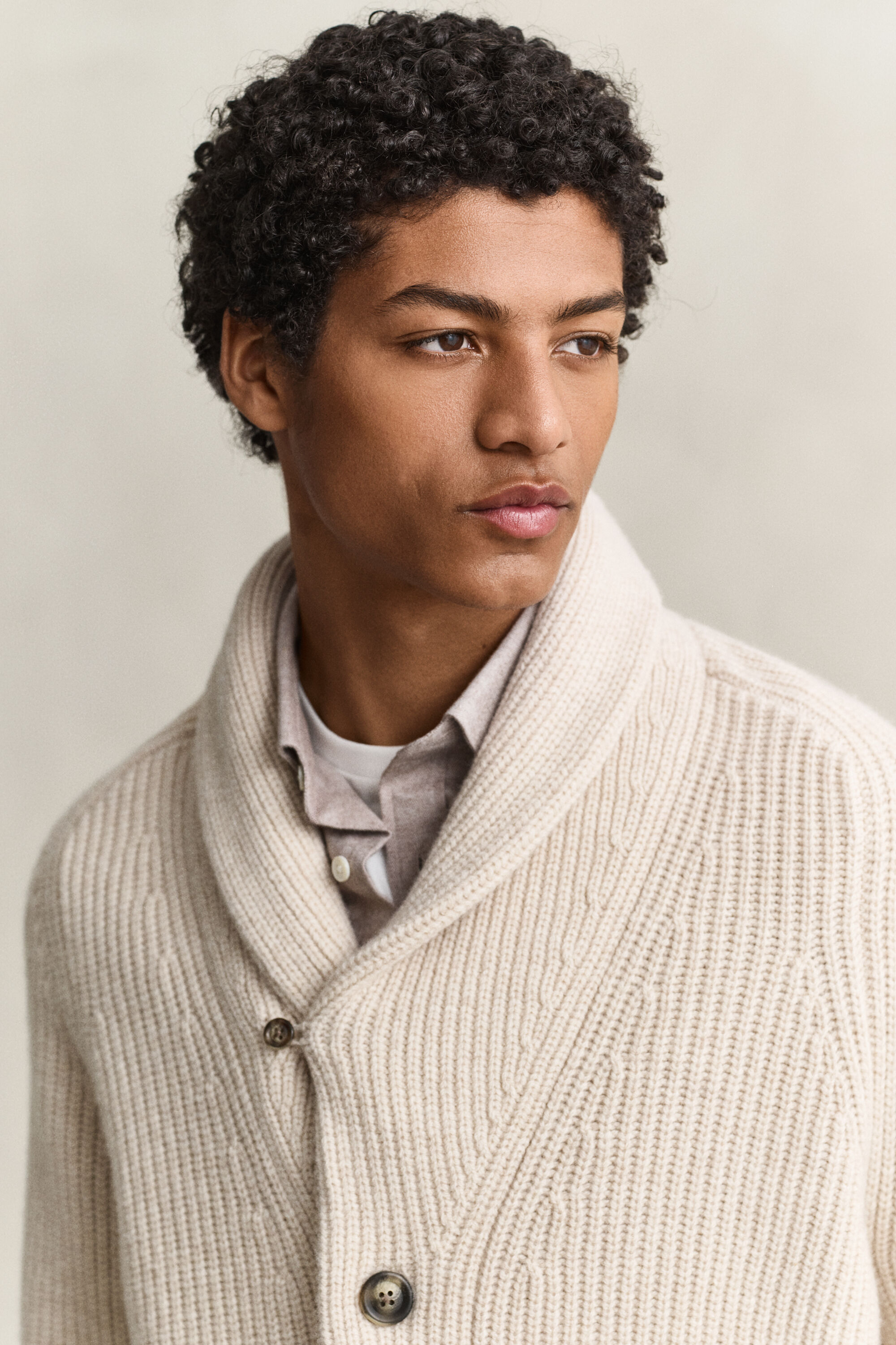 Gerippte Strickjacke aus Wollgemisch