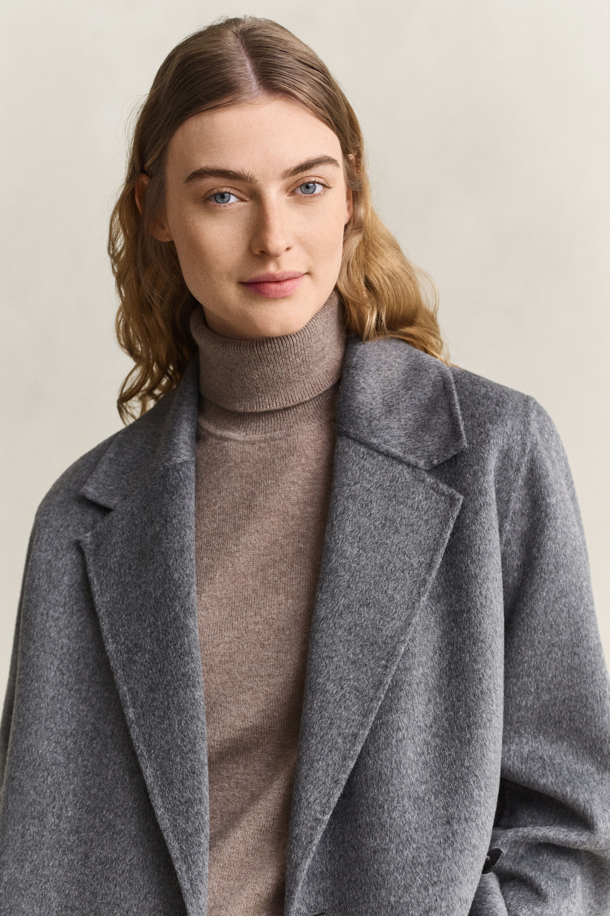 Handgenähte Jacke mit Gürtel