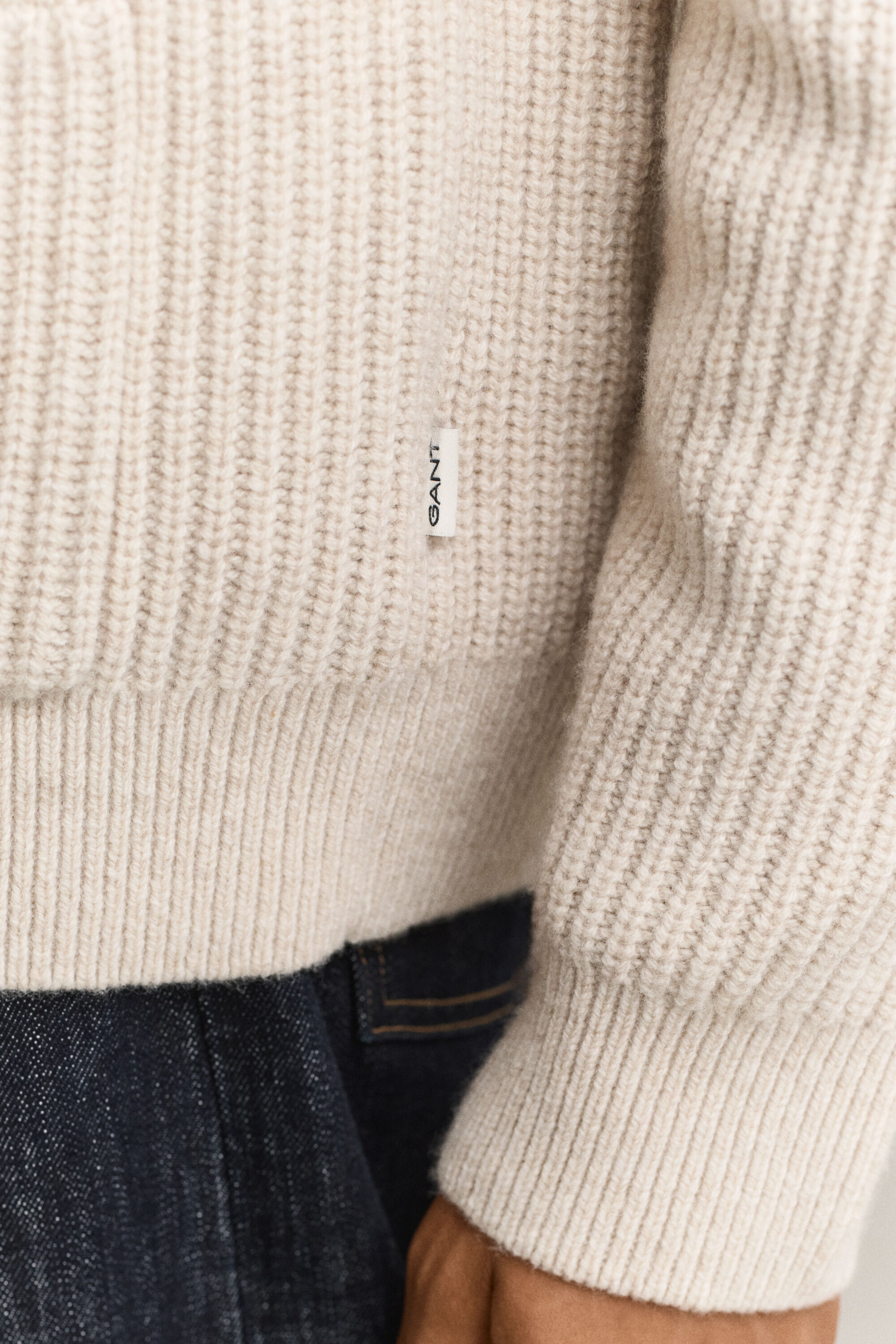 Gerippte Strickjacke aus Wollgemisch