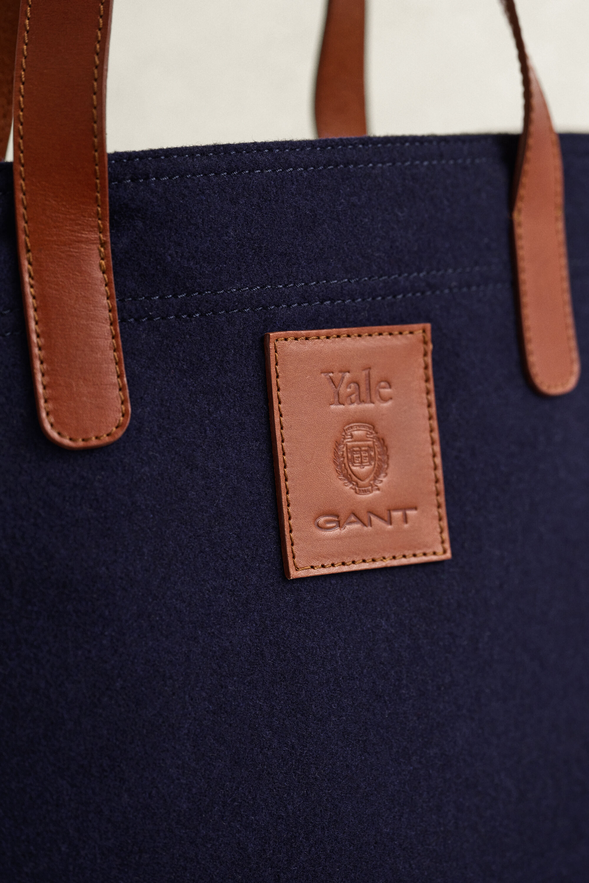 Gant x Yale Tragetasche aus Melton-Wolle