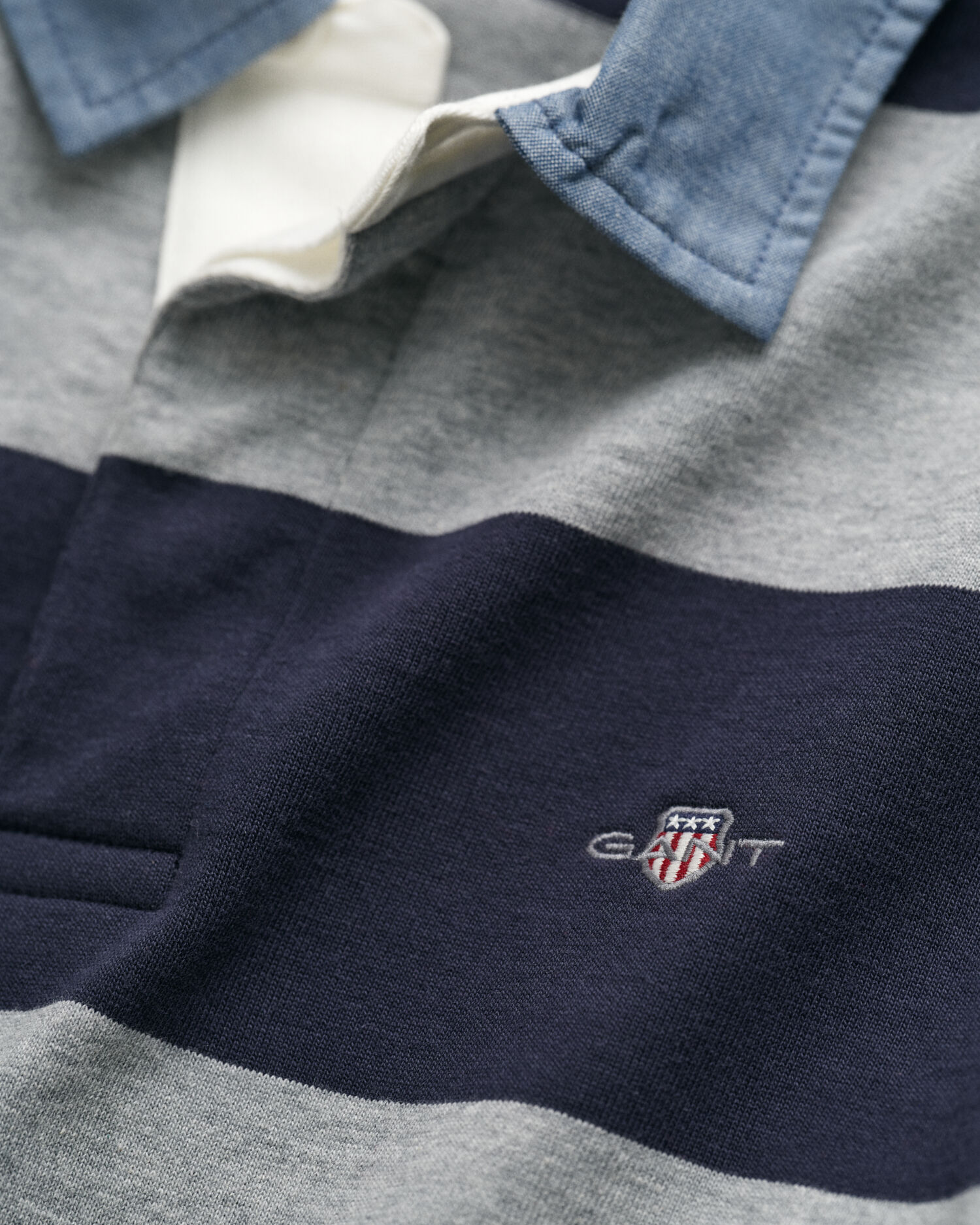 Gestreiftes Heavy Rugger mit Chambray-Kragen