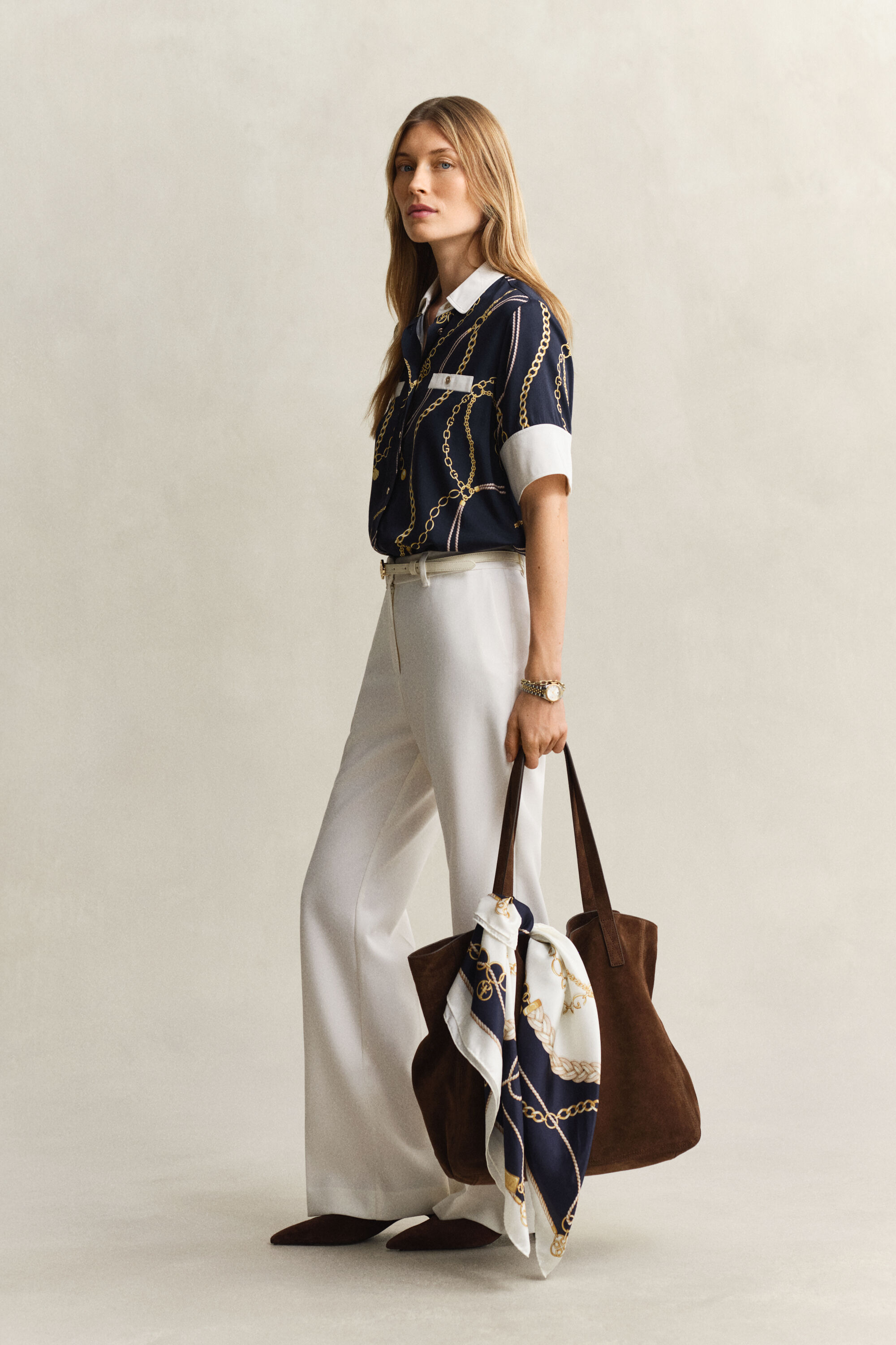 Bluse mit Kontrastkragen