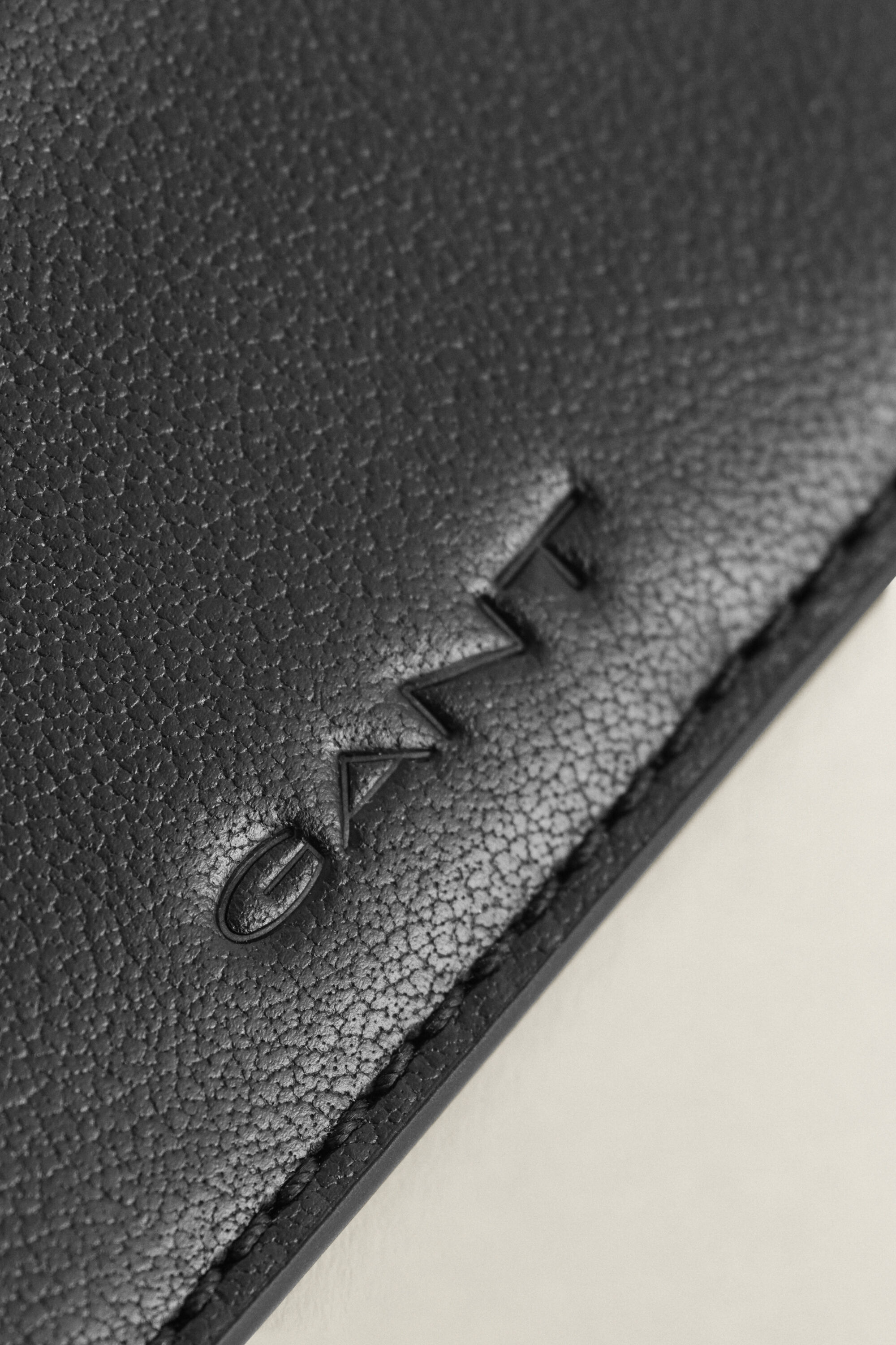 Kartenetui aus Leder