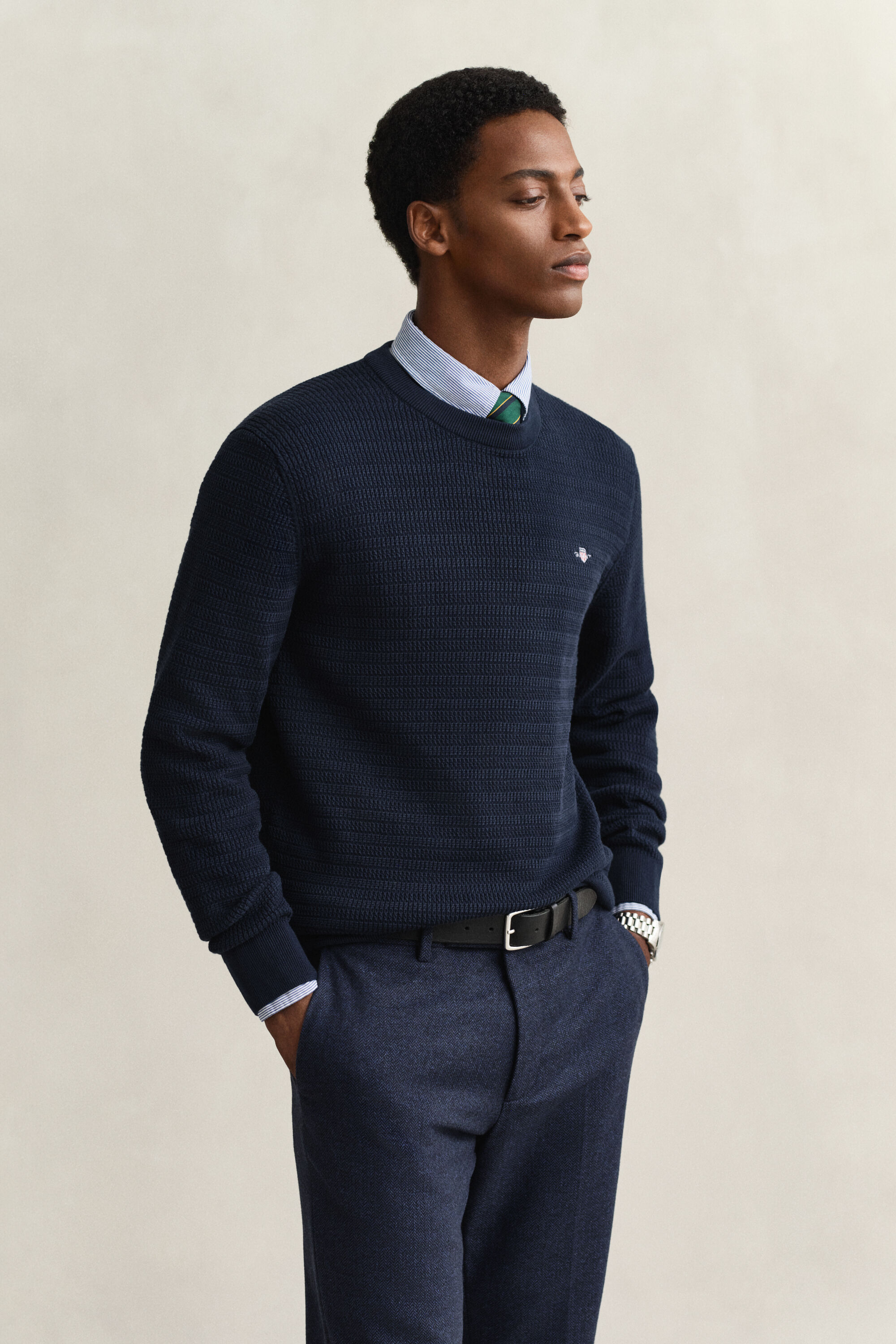 Rundhalspullover mit Mini-Zopfmuster