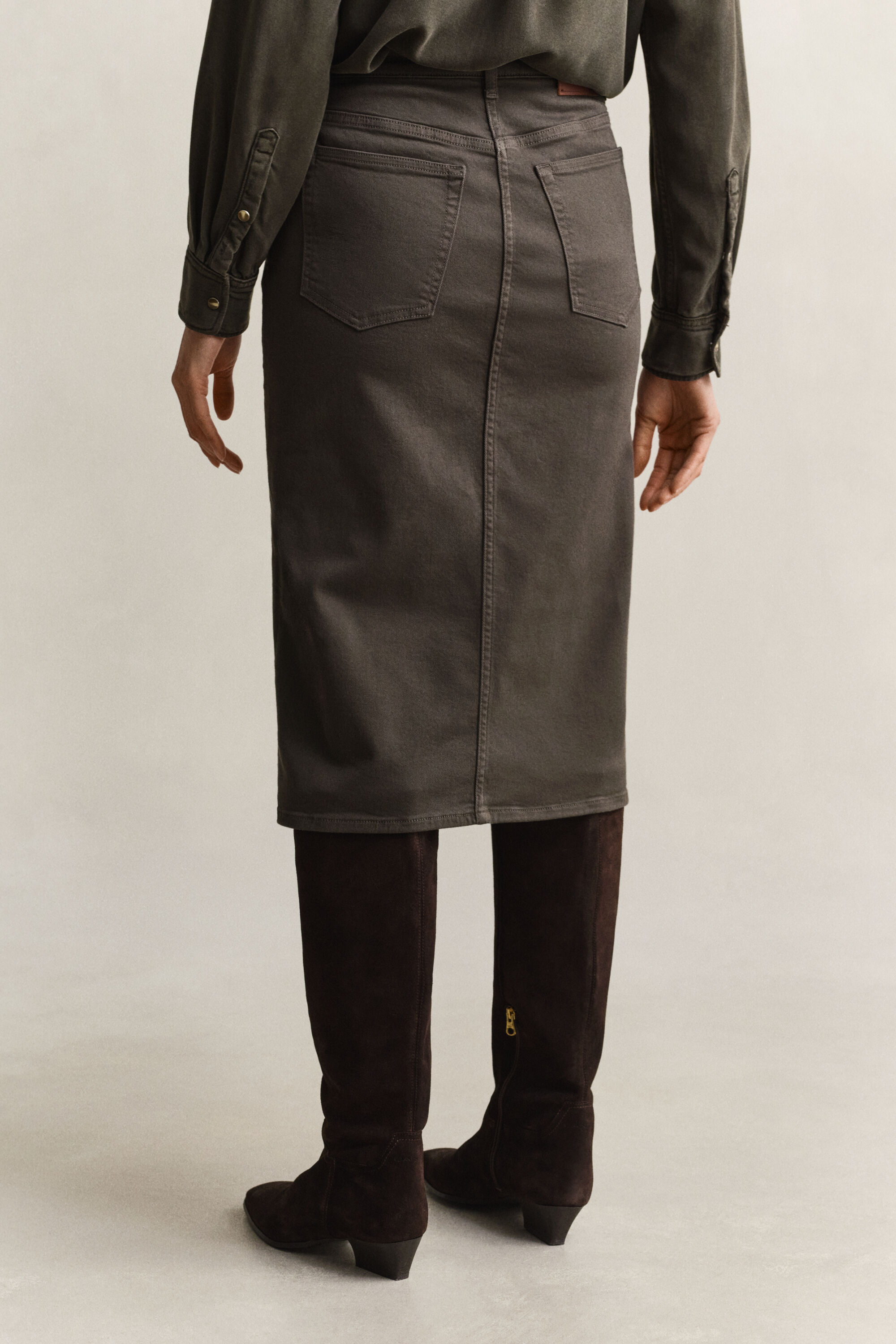 Farbiger Bleistiftrock aus Twill