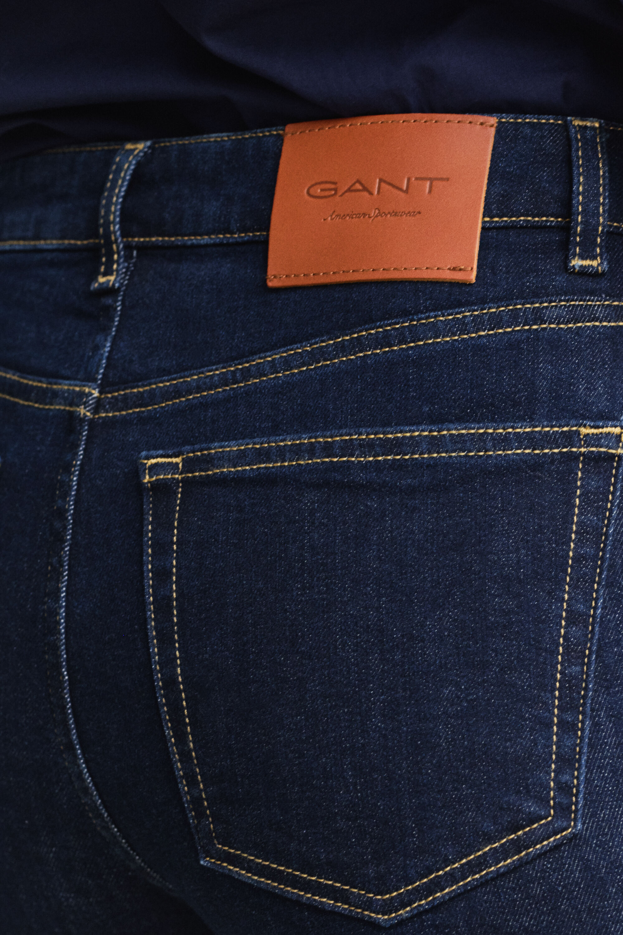 Ausgestellte Slim Fit Stretch-Jeans