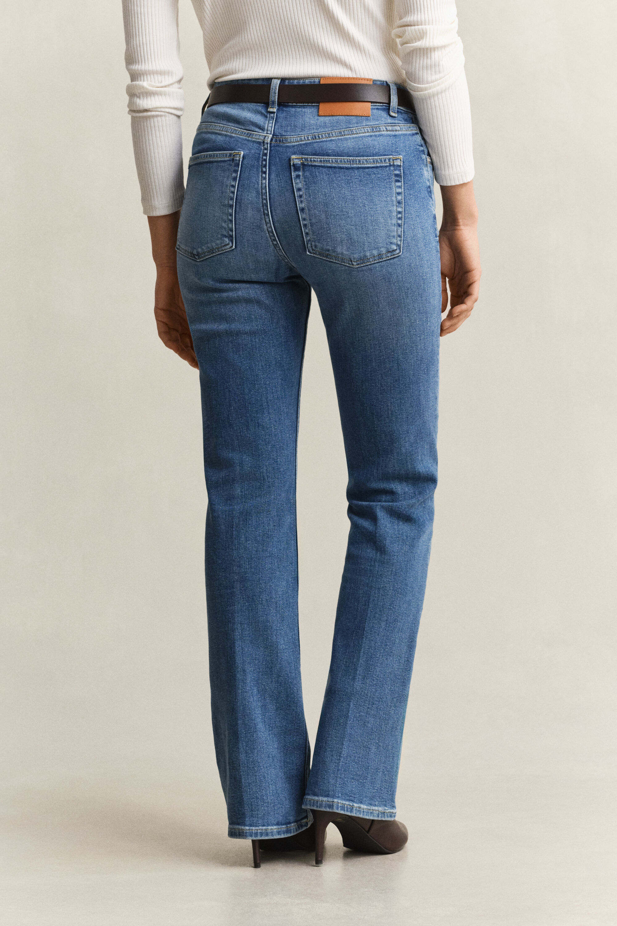 Ausgestellte Slim Fit Stretch-Jeans