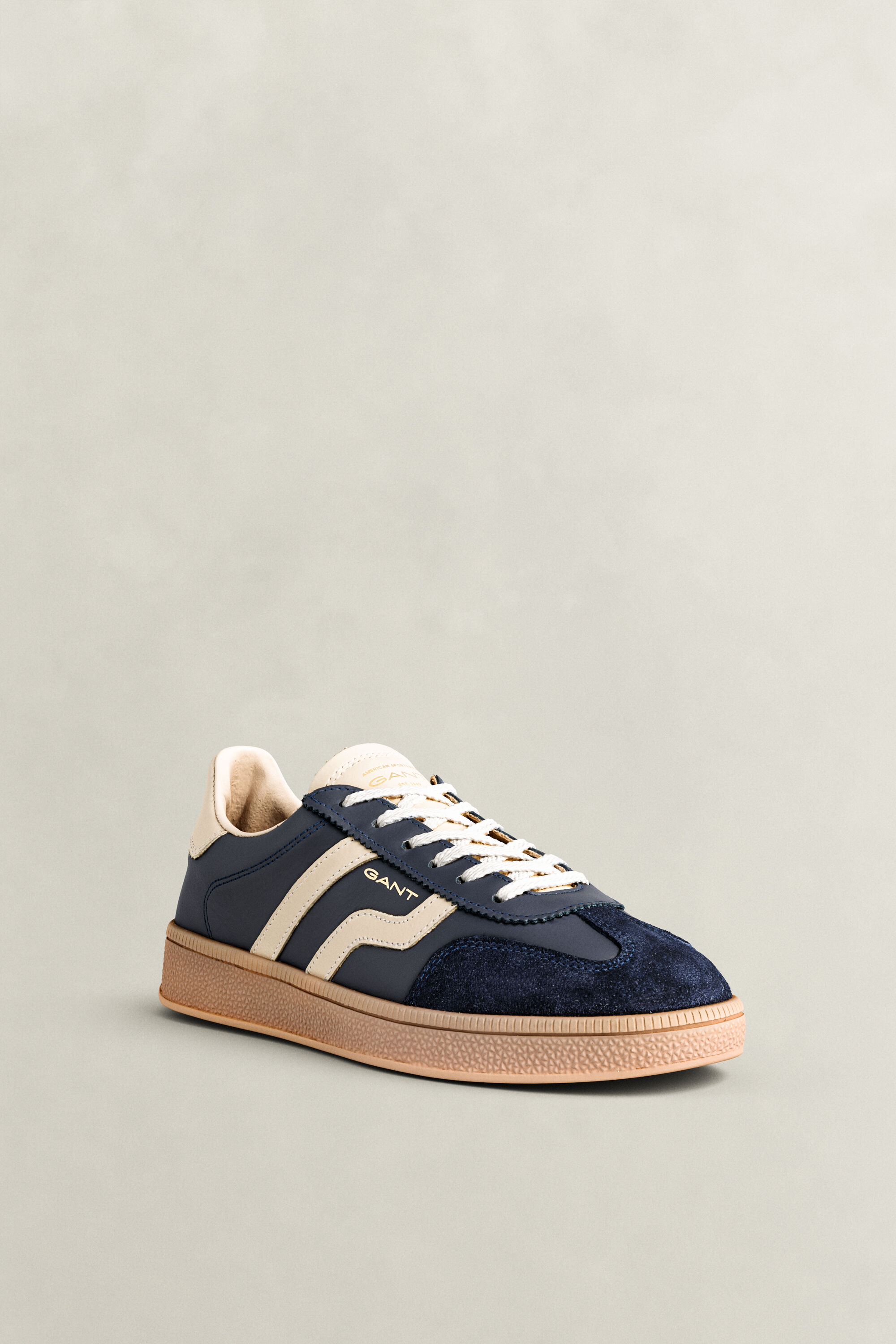 Cuzima Sneaker aus Veloursleder