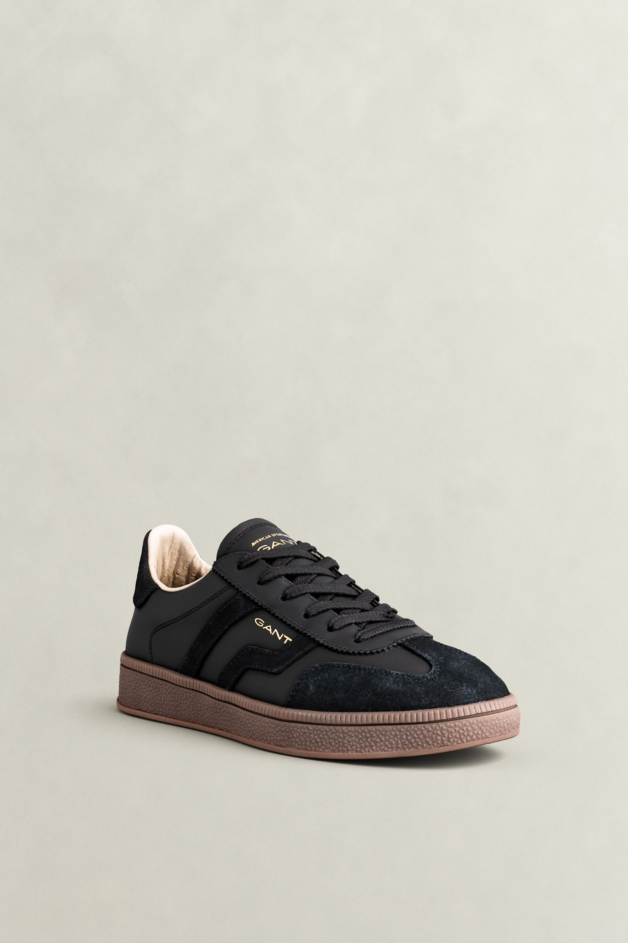 Cuzima Sneaker aus Veloursleder