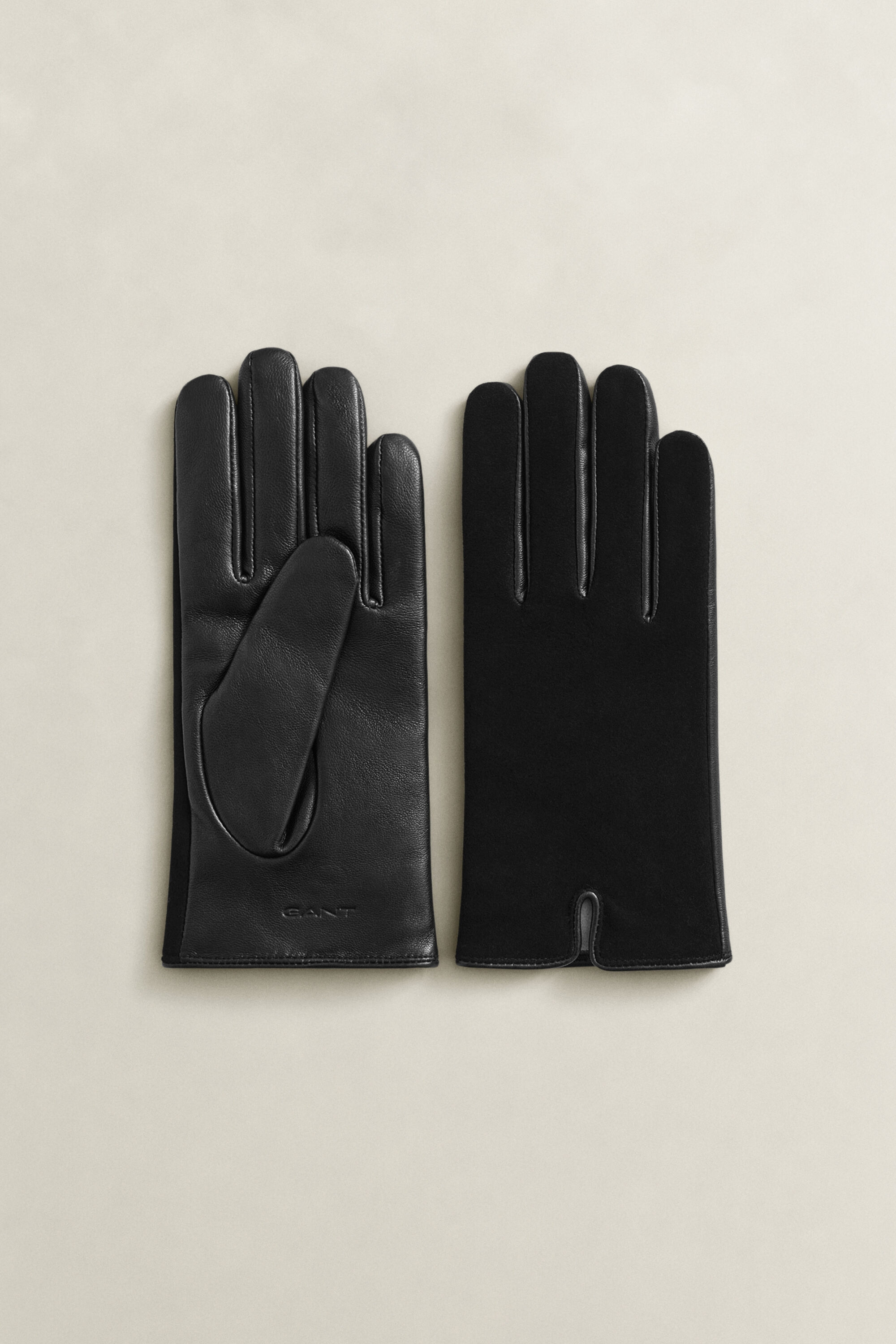 Handschuhe aus Glatt- und Veloursleder