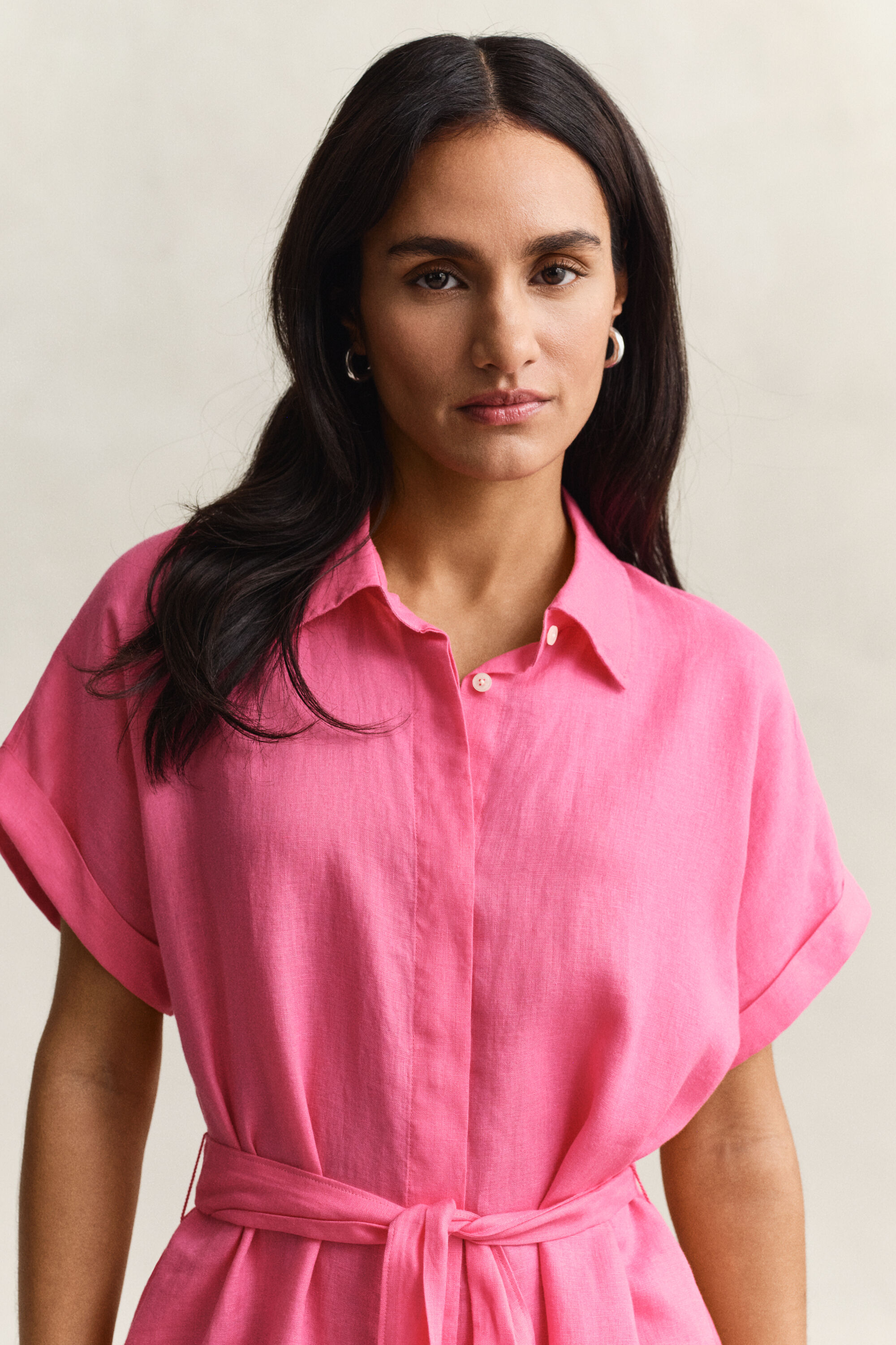 Hemdblusenkleid aus Leinen mit Flügelärmeln