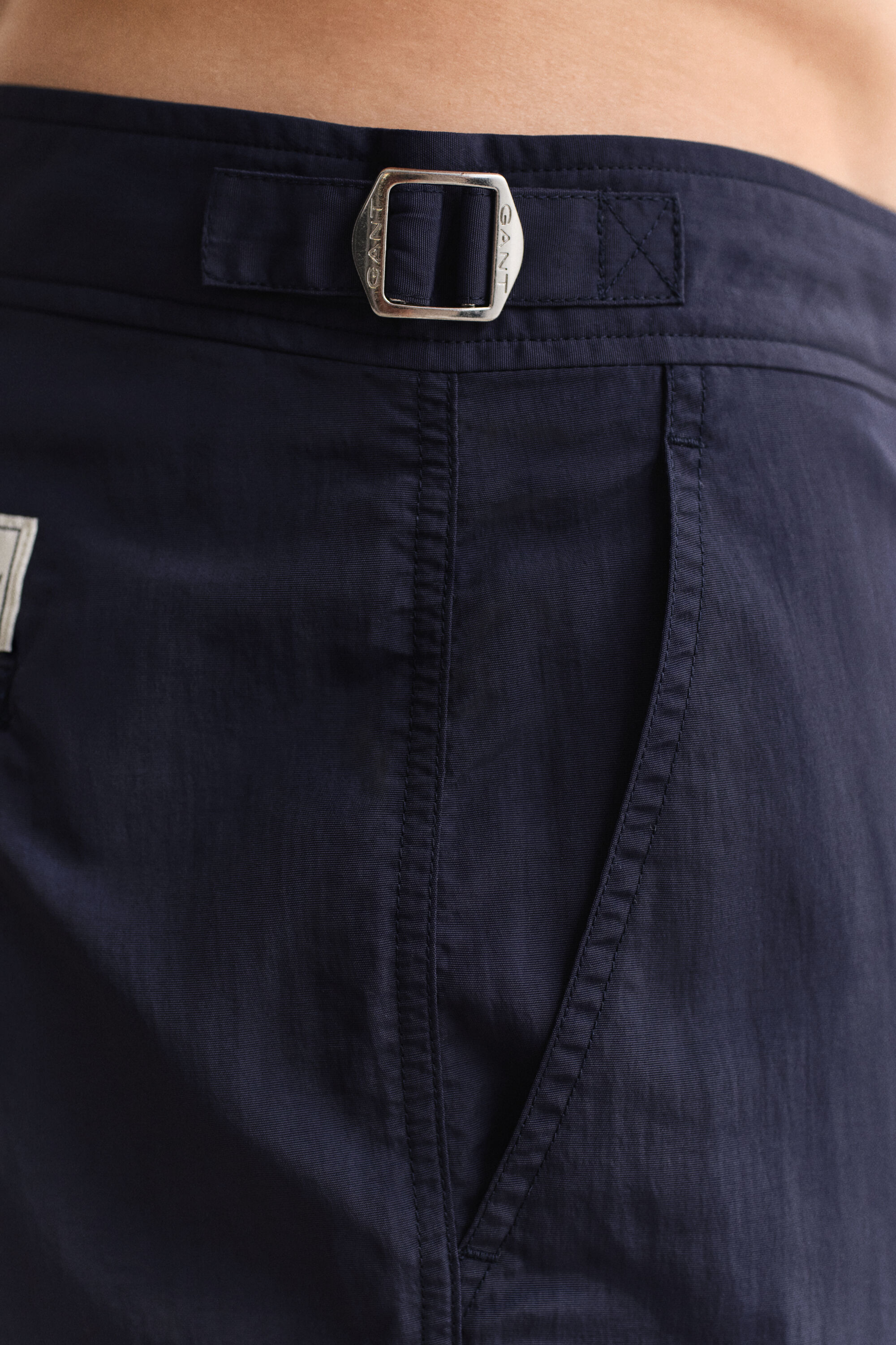 Enganliegende Badeshorts