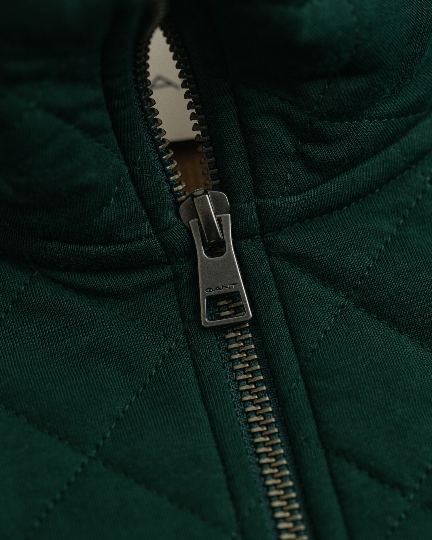 Gesteppte Sweatjacke mit Reißverschluss und Cord-Kragen