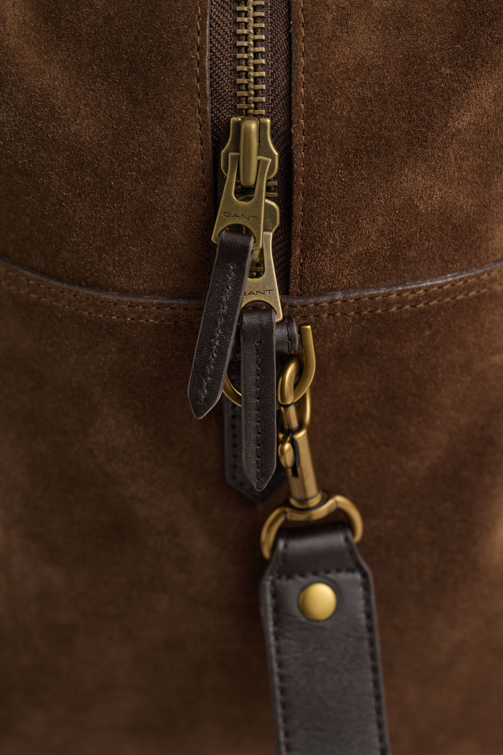 Duffel Bag aus Veloursleder