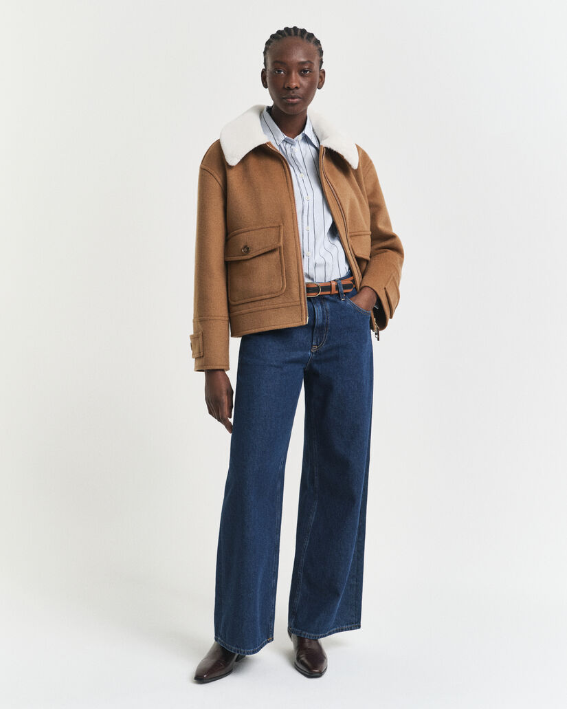 Jeans mit niedrigem Bund und weitem Bein