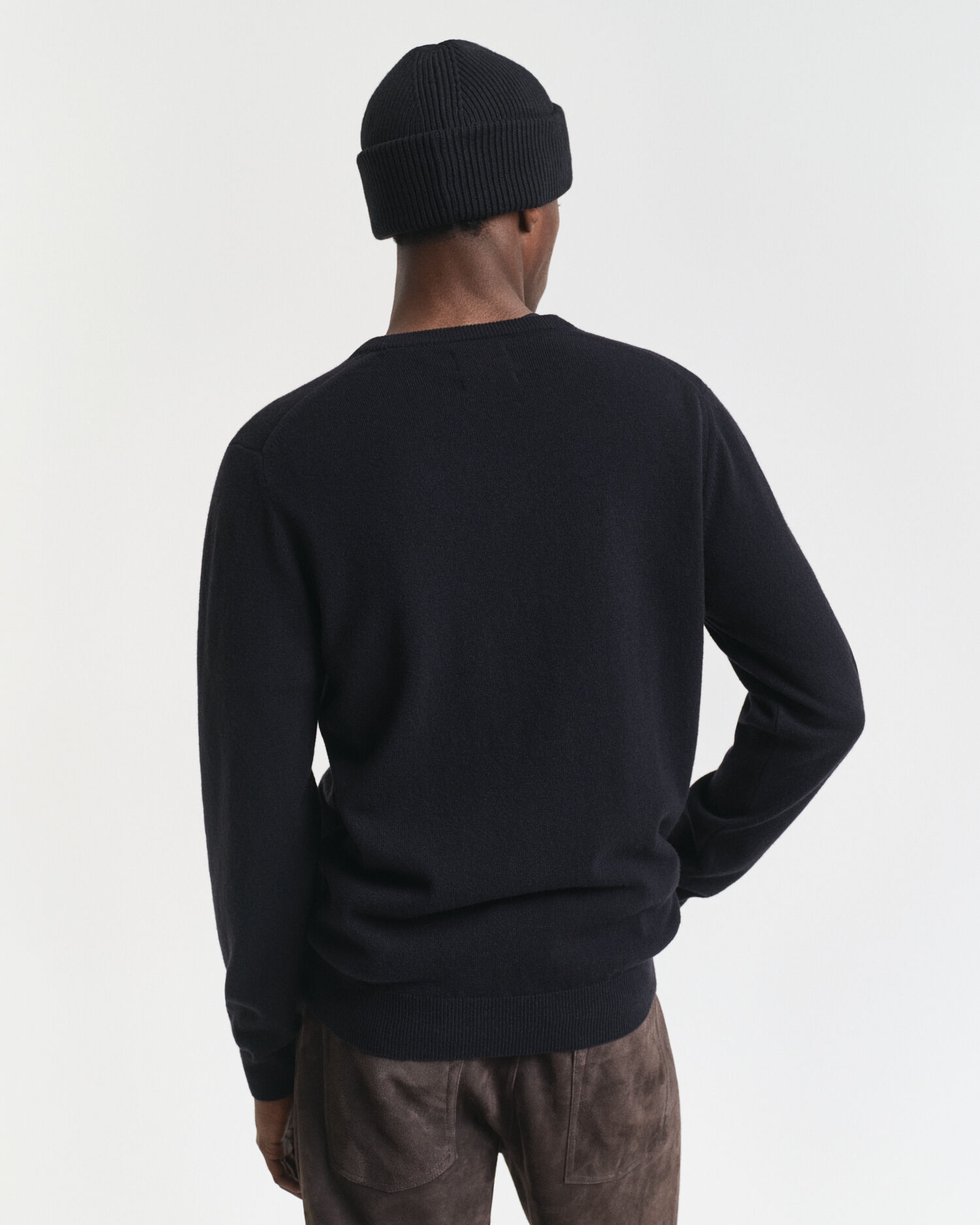 Superfine Lambswool V-Neck Pullover