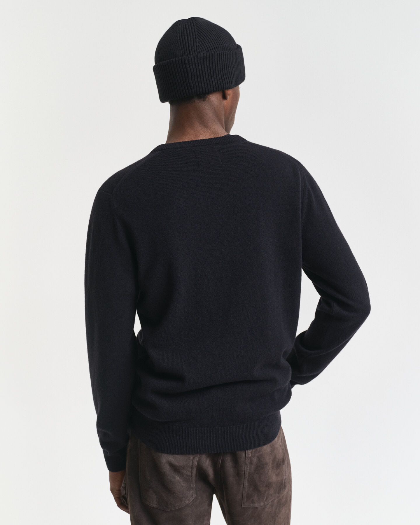 Superfine Lambswool V-Neck Pullover