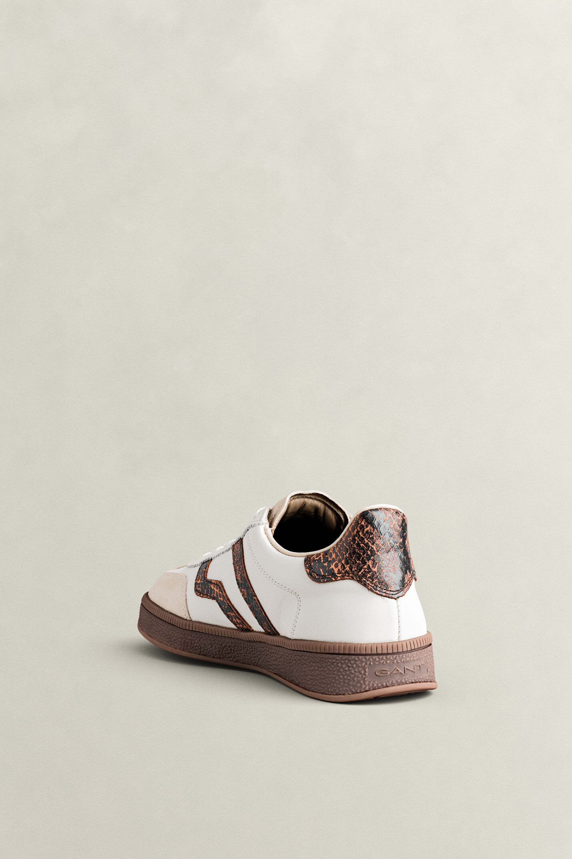Cuzima Sneaker aus Veloursleder