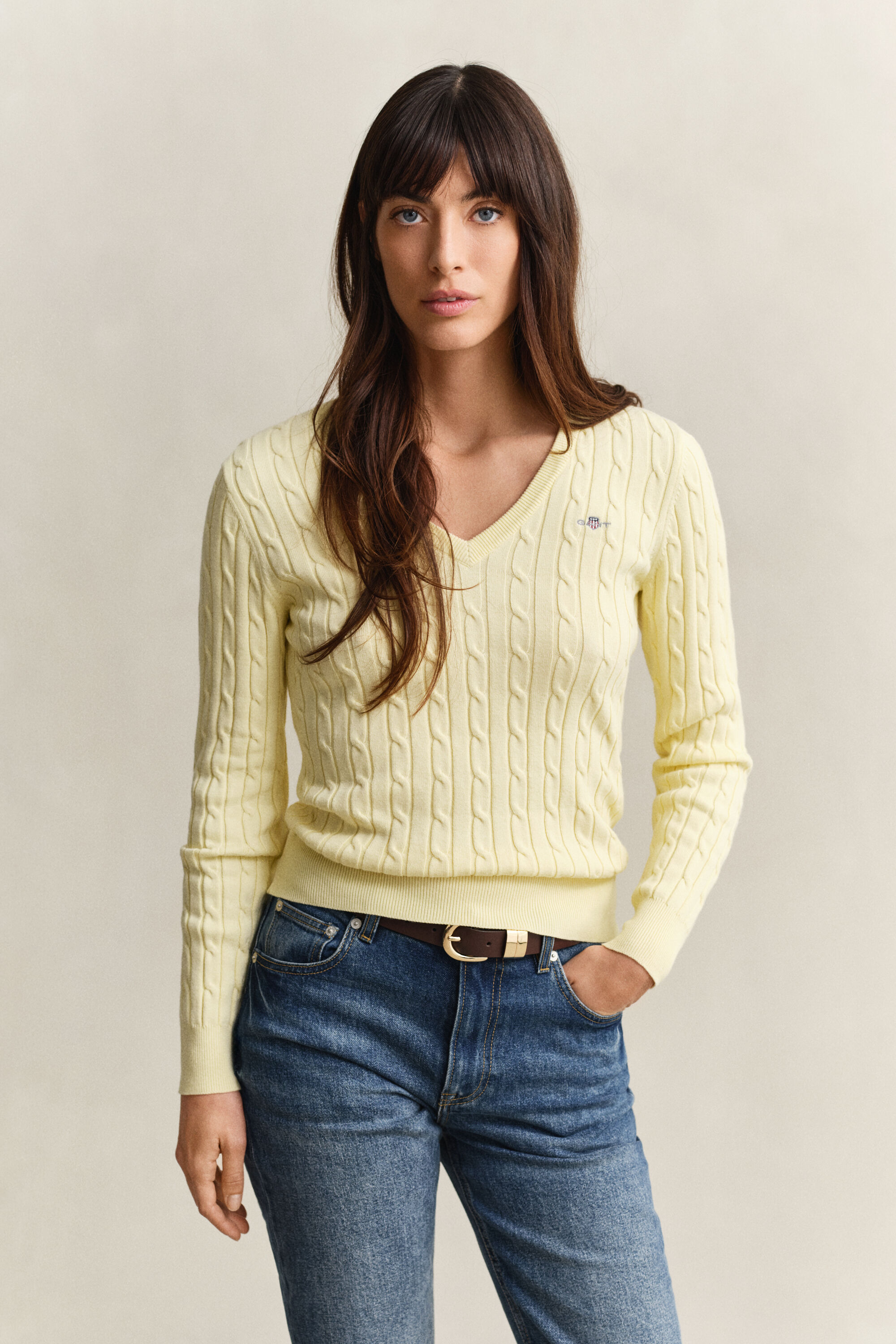 V-Neck Pullover mit Zopfmuster
