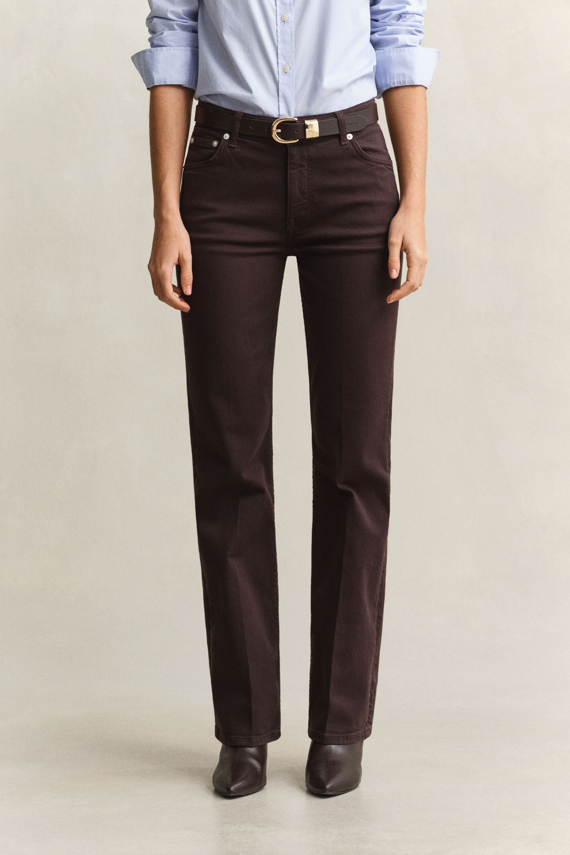 Farbige Slim Fit Jeans mit ausgestelltem Bein