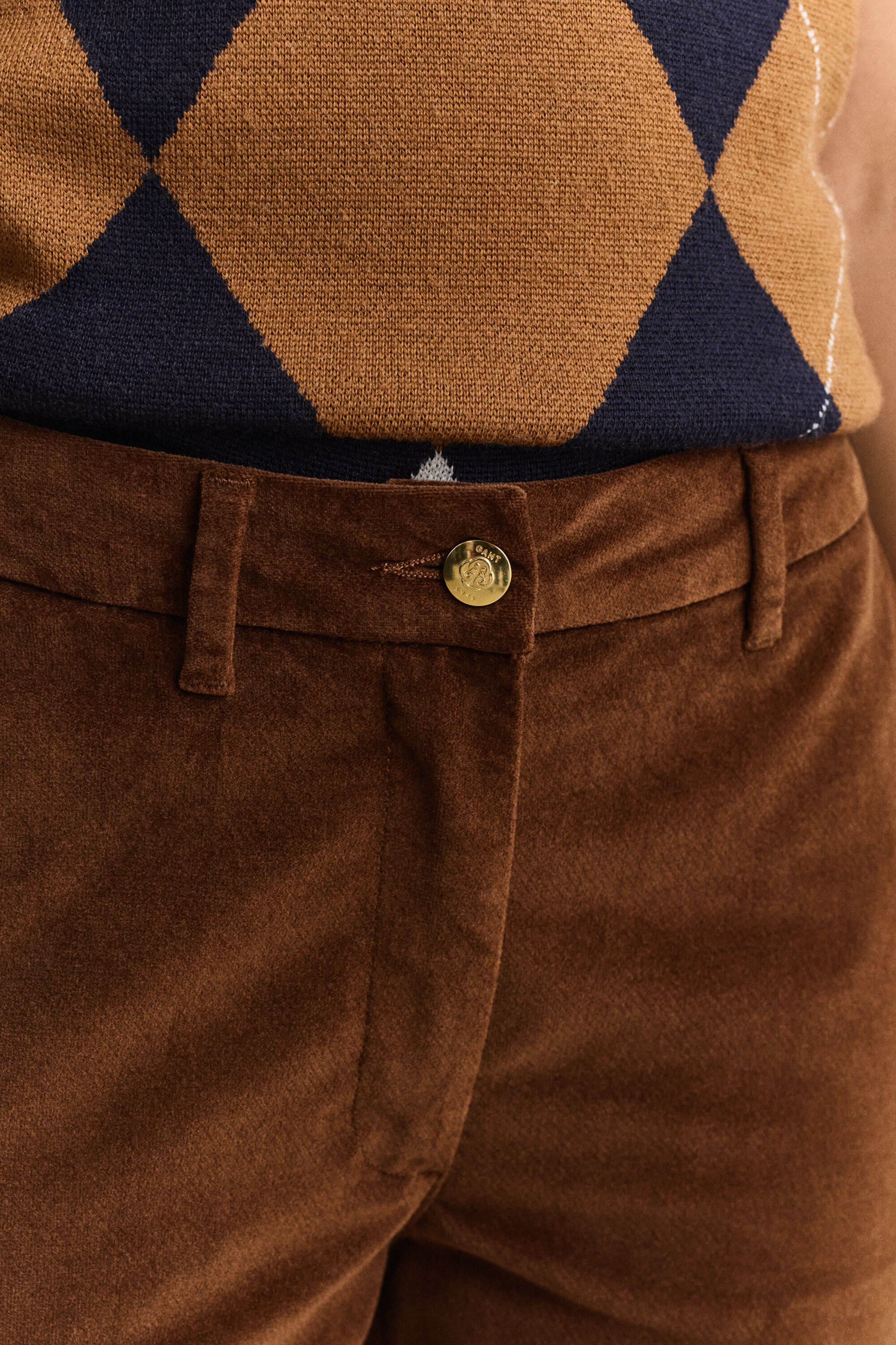 Ausgestellte Samthose
